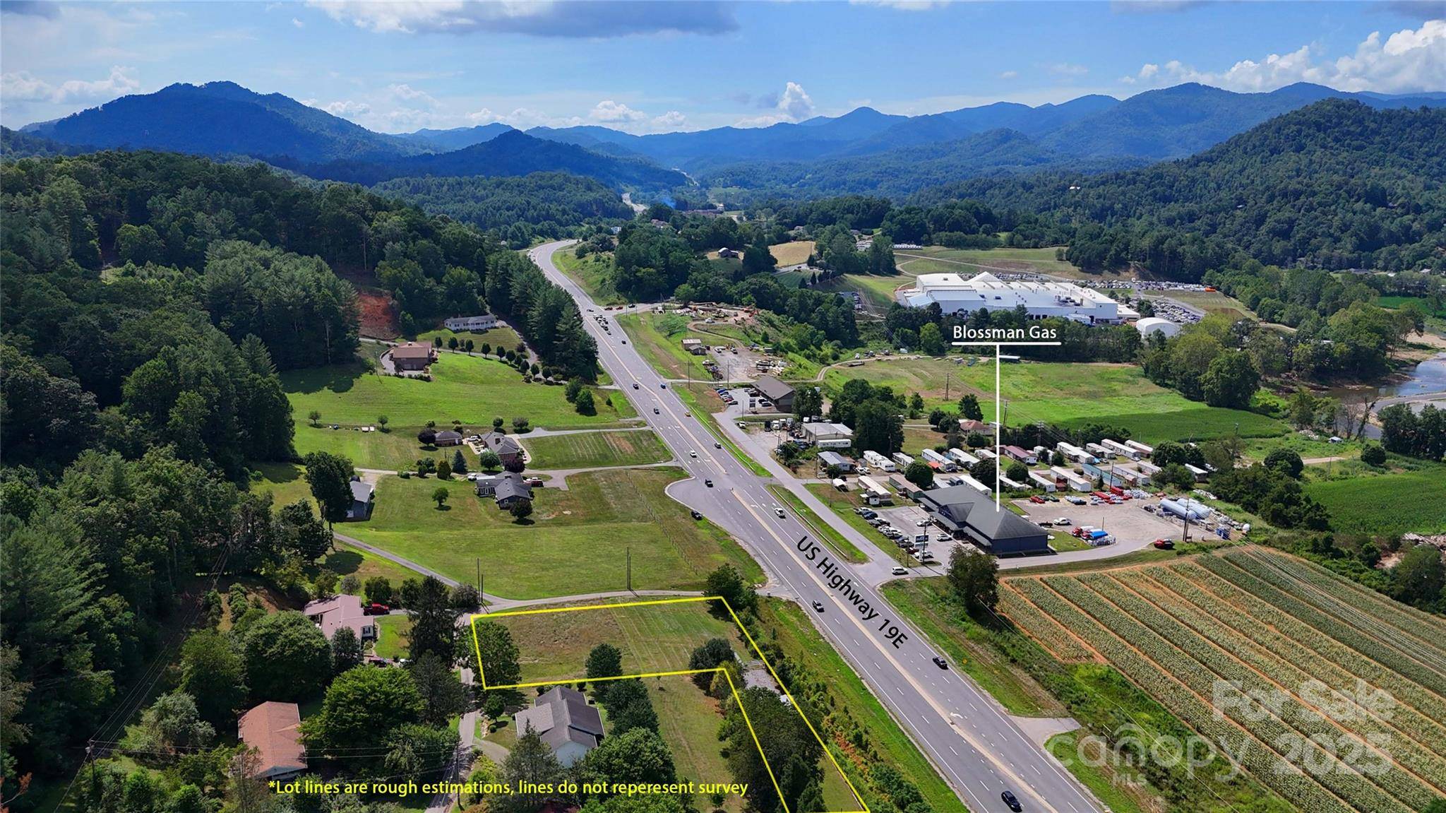 81 River Look DR, Burnsville, NC 28714