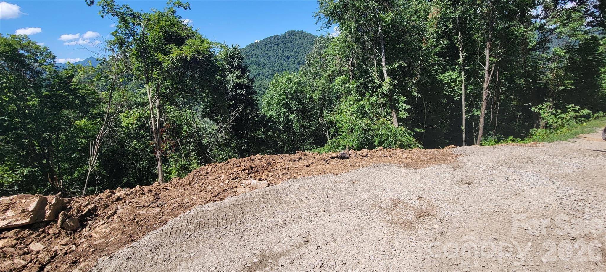 37 Destination DR, Waynesville, NC 28786