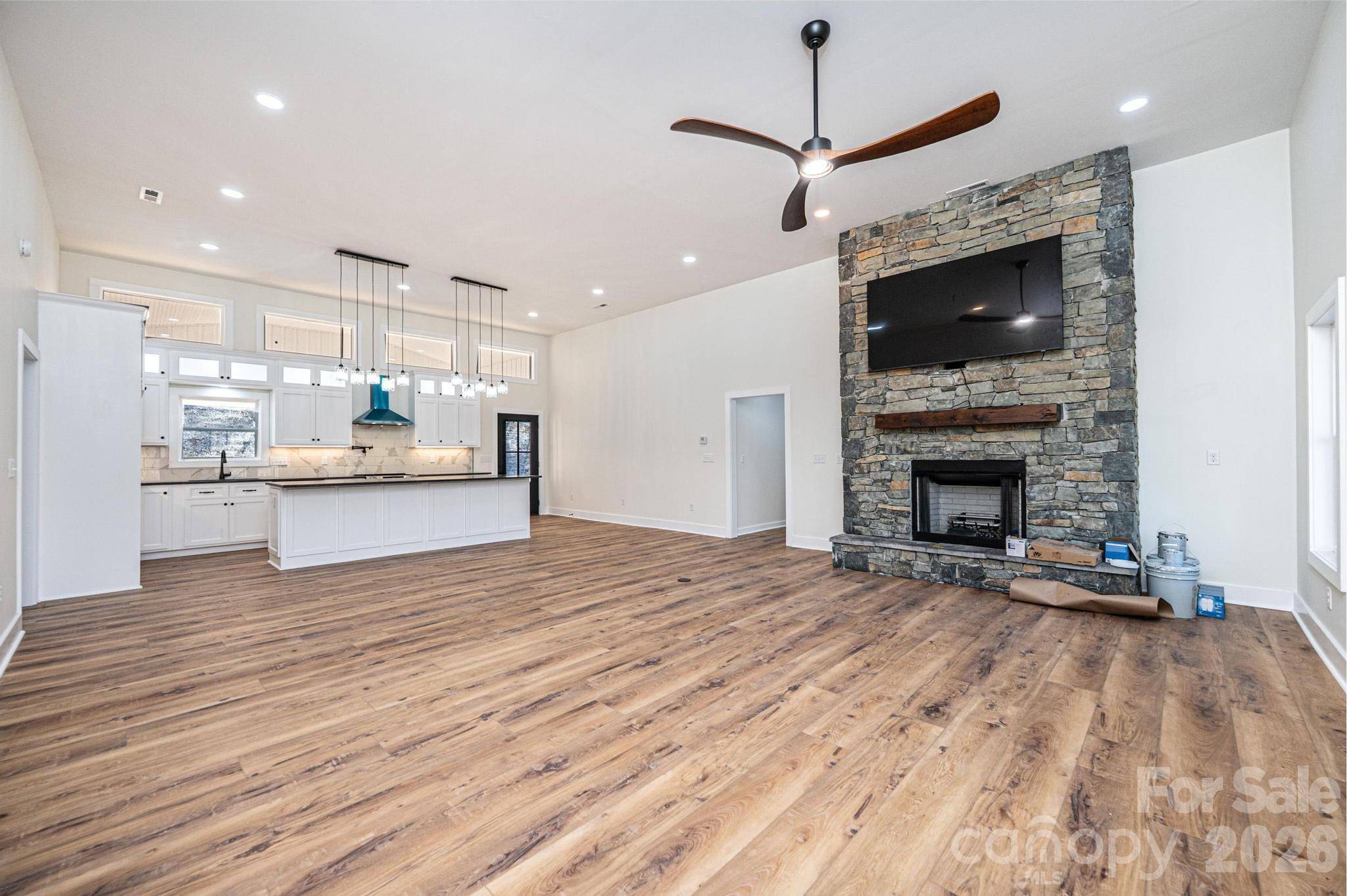 1721 Songbird CT SE, Lenoir, NC 28645