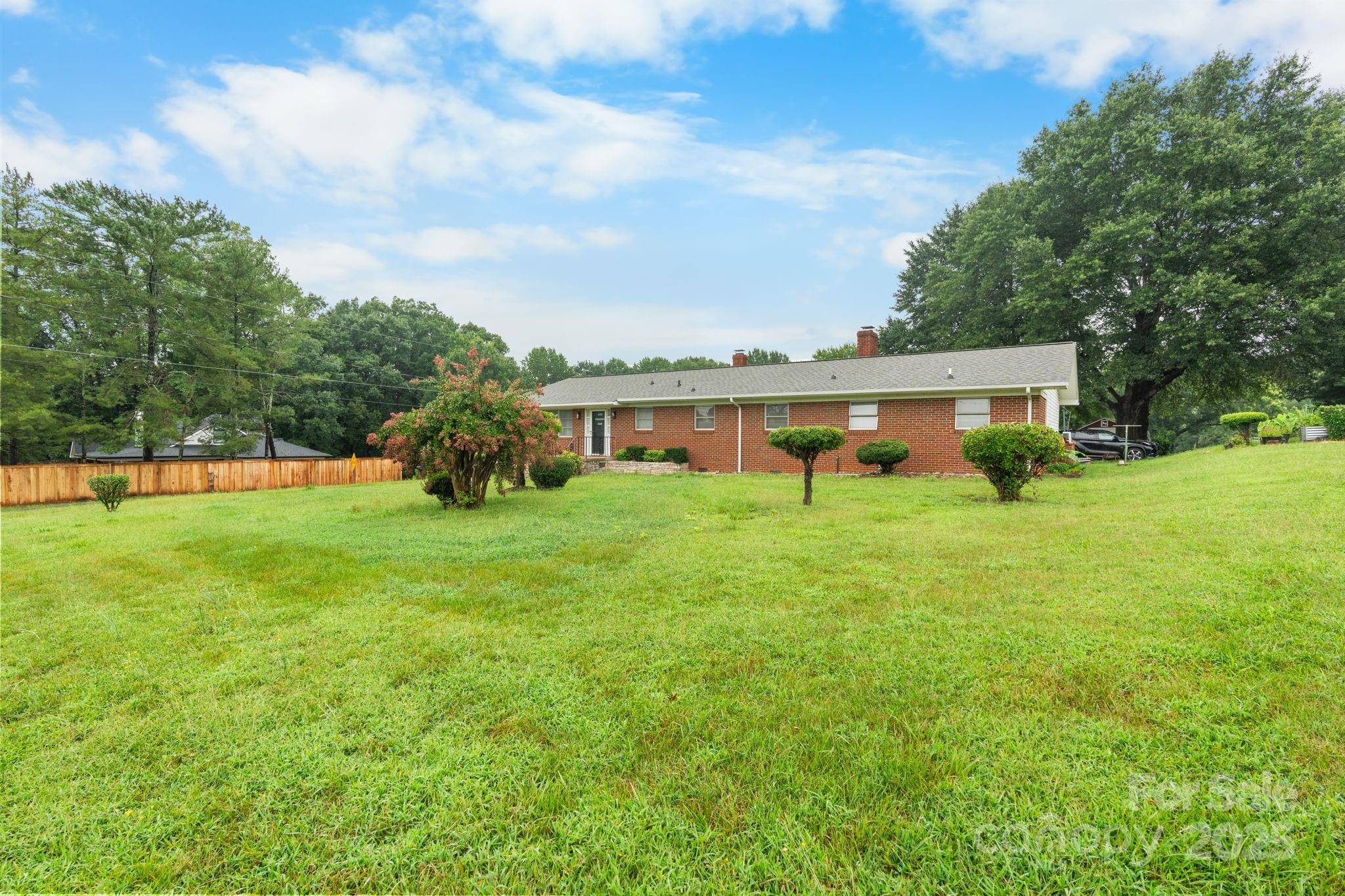 2761 Highland AVE NE, Hickory, NC 28601