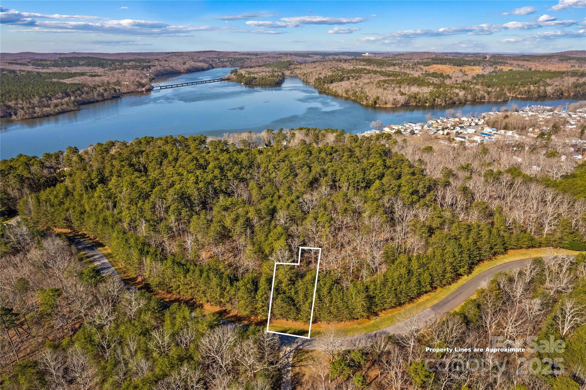 642 Whisper Lake DR, New London, NC 28127