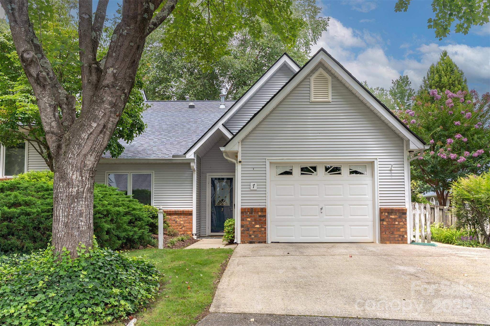 7 Silver PL, Black Mountain, NC 28711