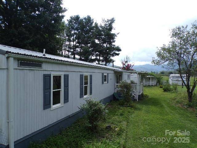 71 Flat Creek RD, Waynesville, NC 28785