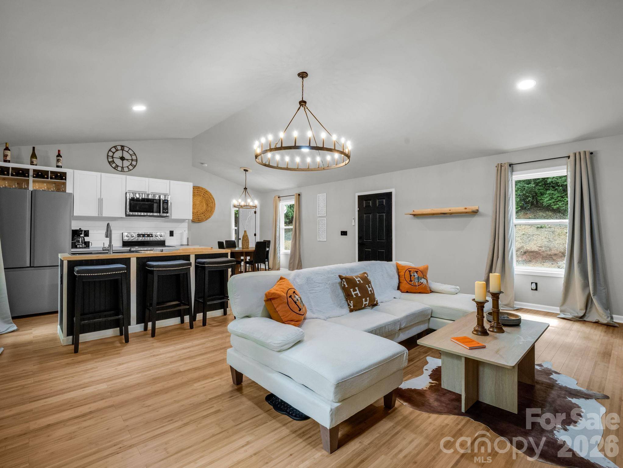257 Roadrunner CIR, Lake Lure, NC 28746