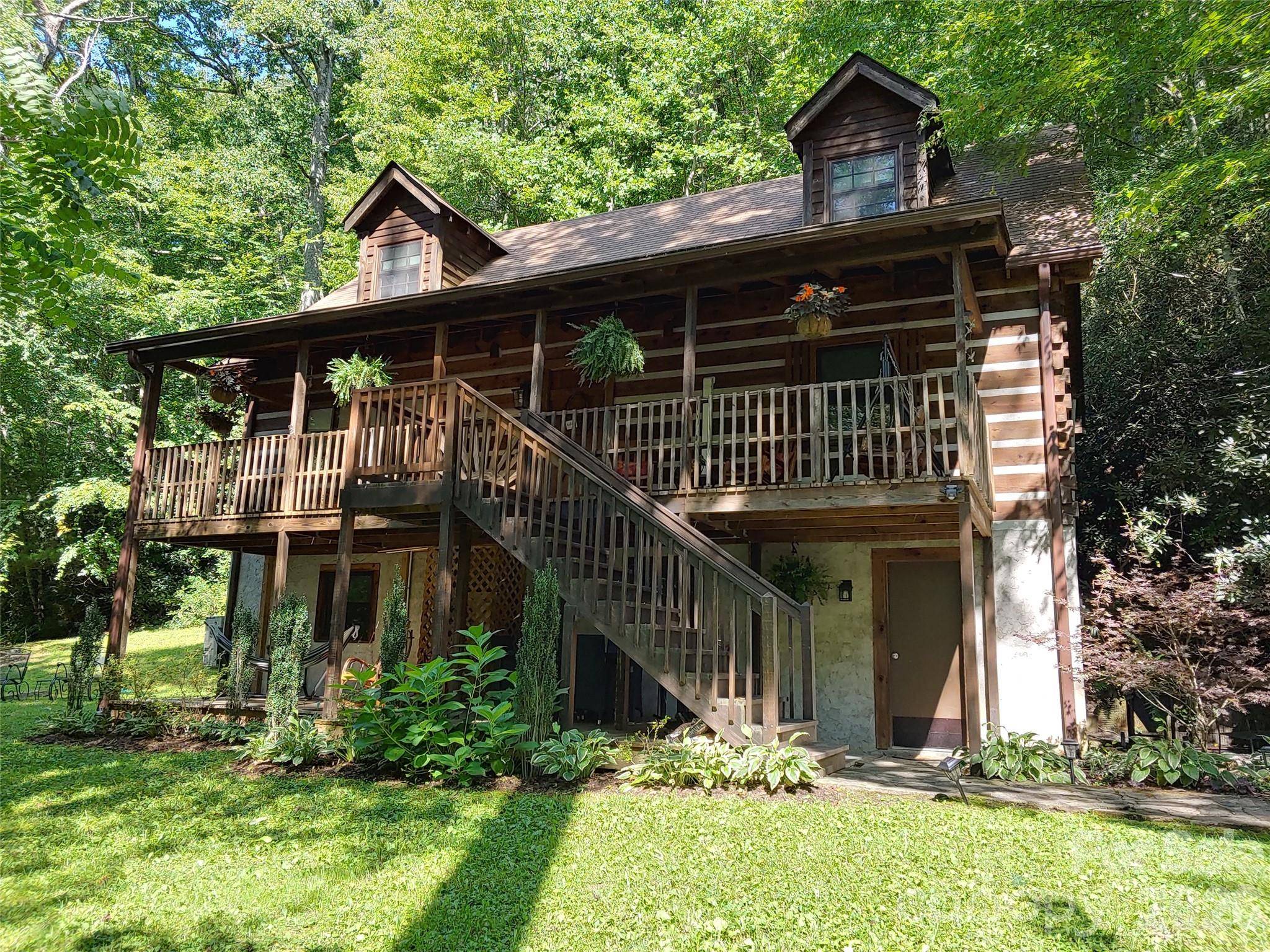 48 Buck Ridge RD, Fairview, NC 28730