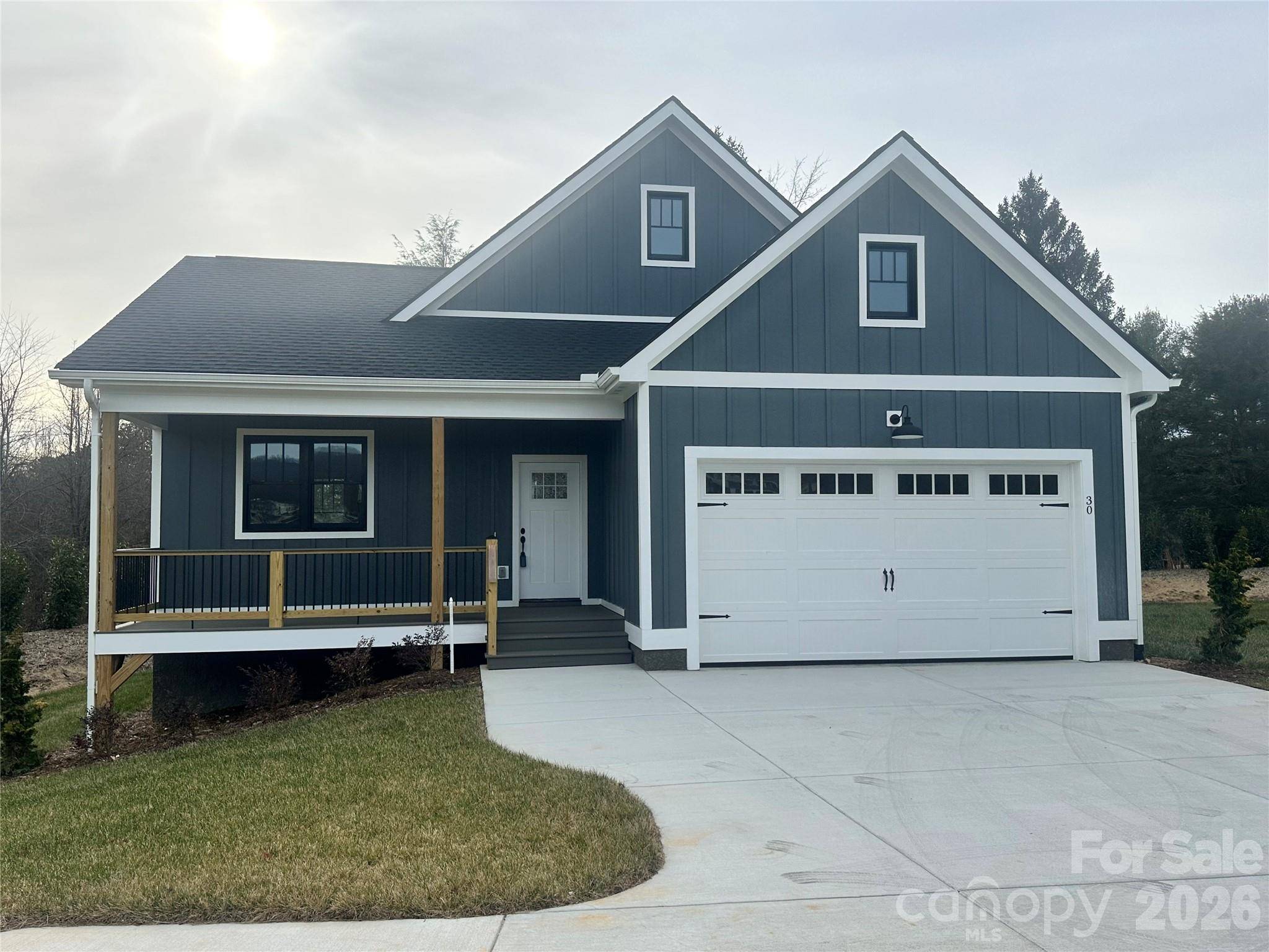 30 Olde Oak CT, Hendersonville, NC 28792