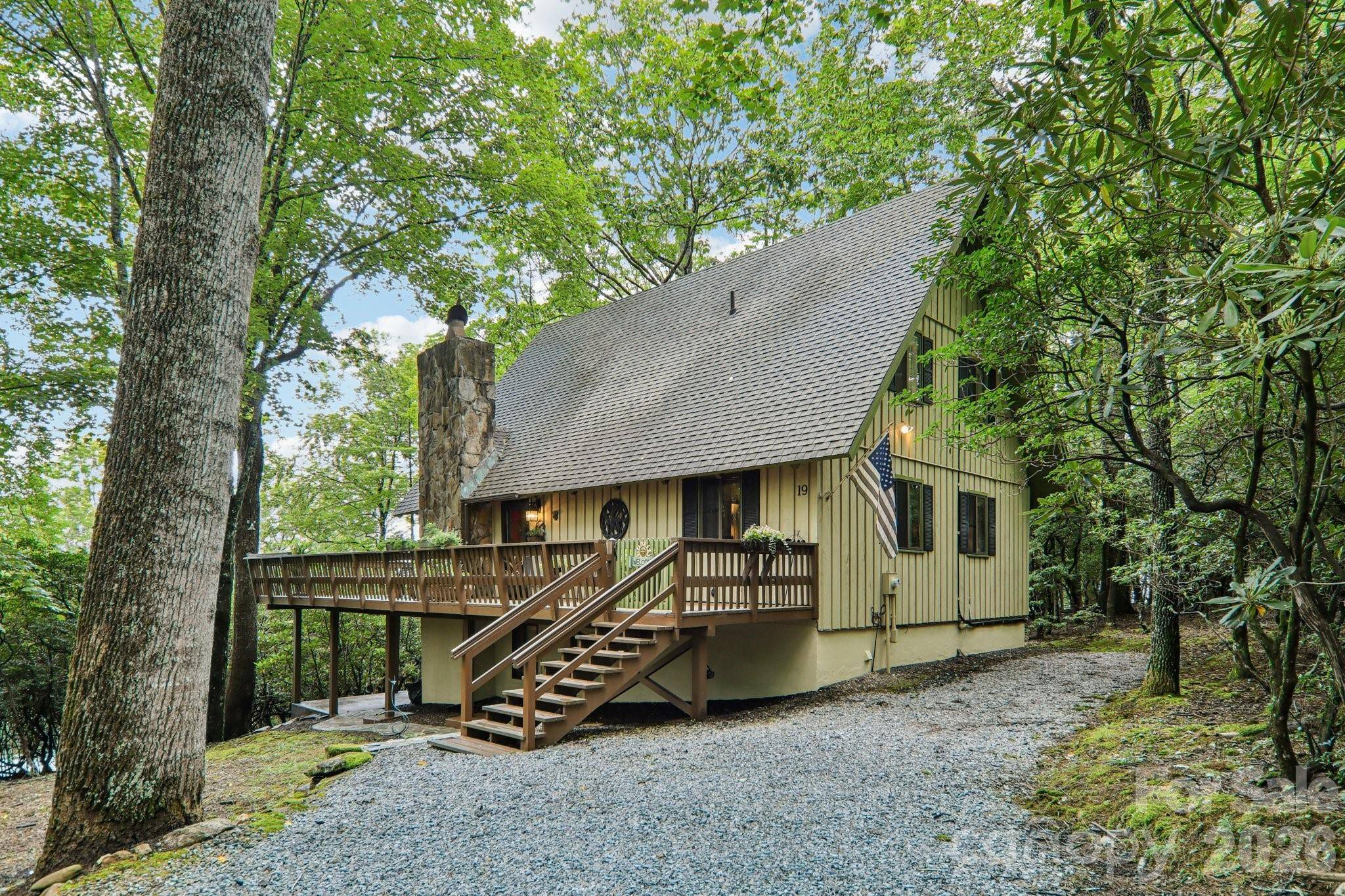 19 High Terrain DR, Burnsville, NC 28714