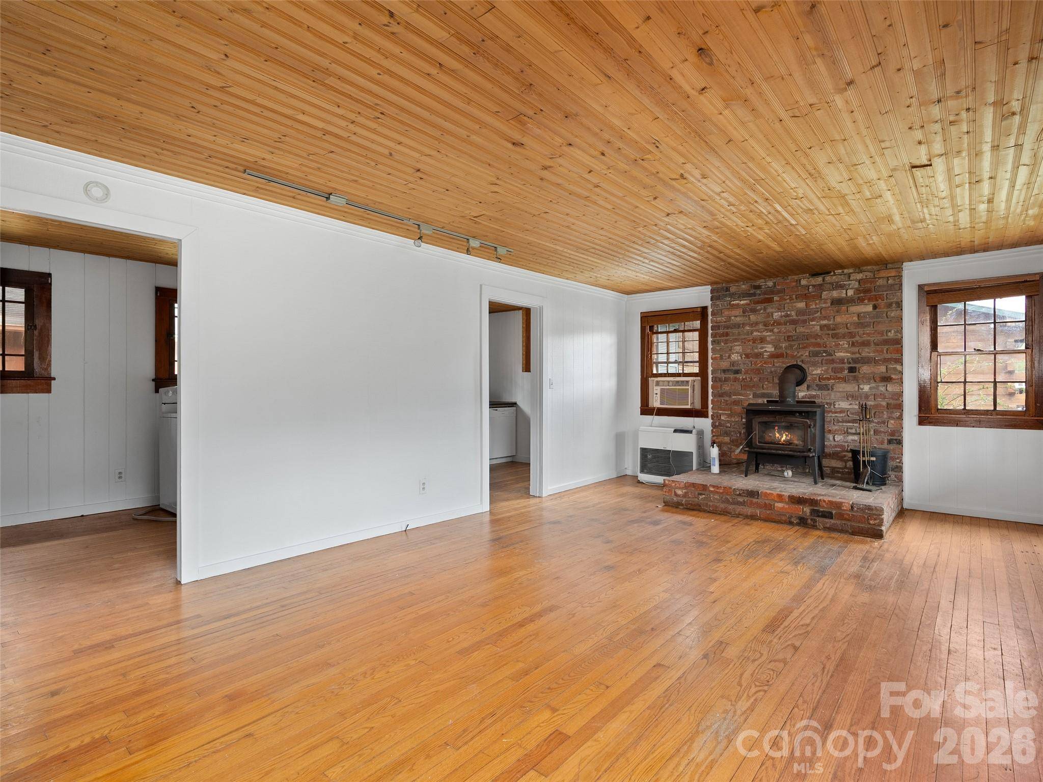 1361 Soco RD, Maggie Valley, NC 28751