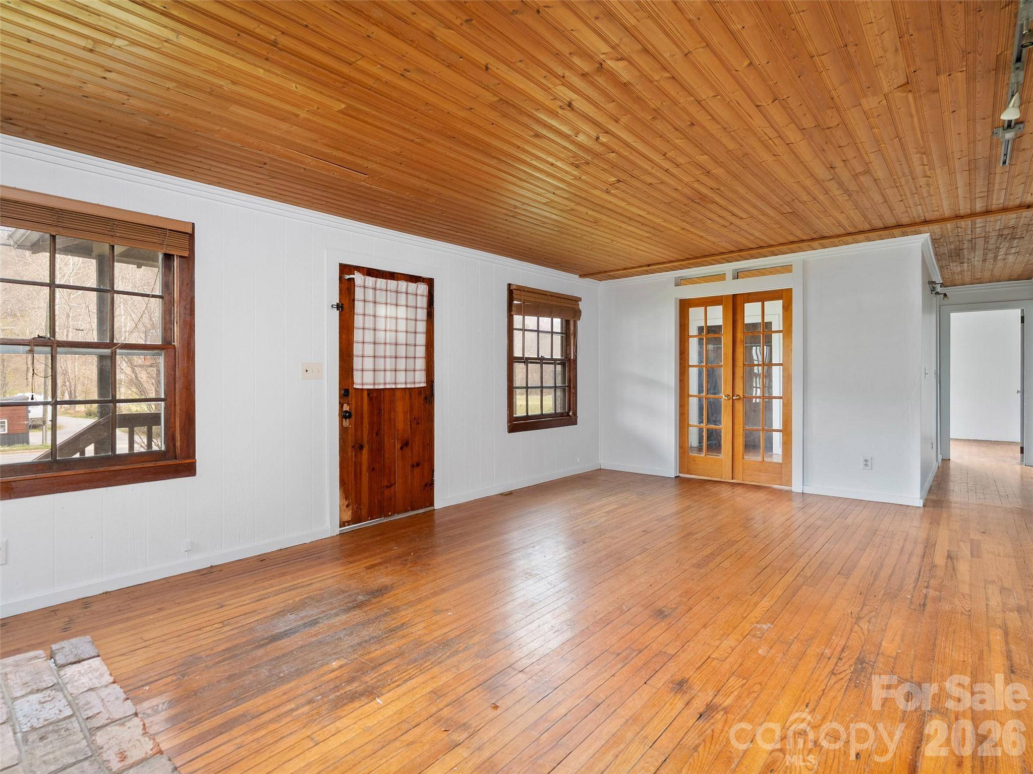1361 Soco RD, Maggie Valley, NC 28751