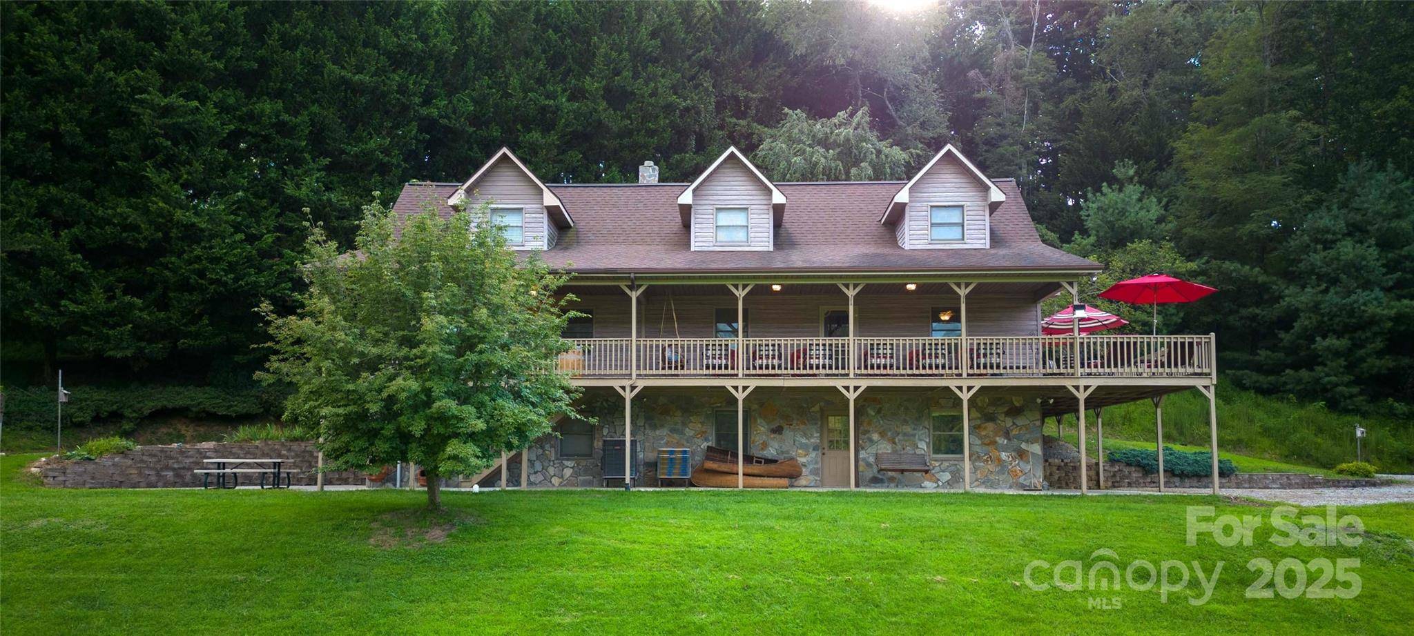 2161 River Bend RD, Mouth Of Wilson, VA 24363