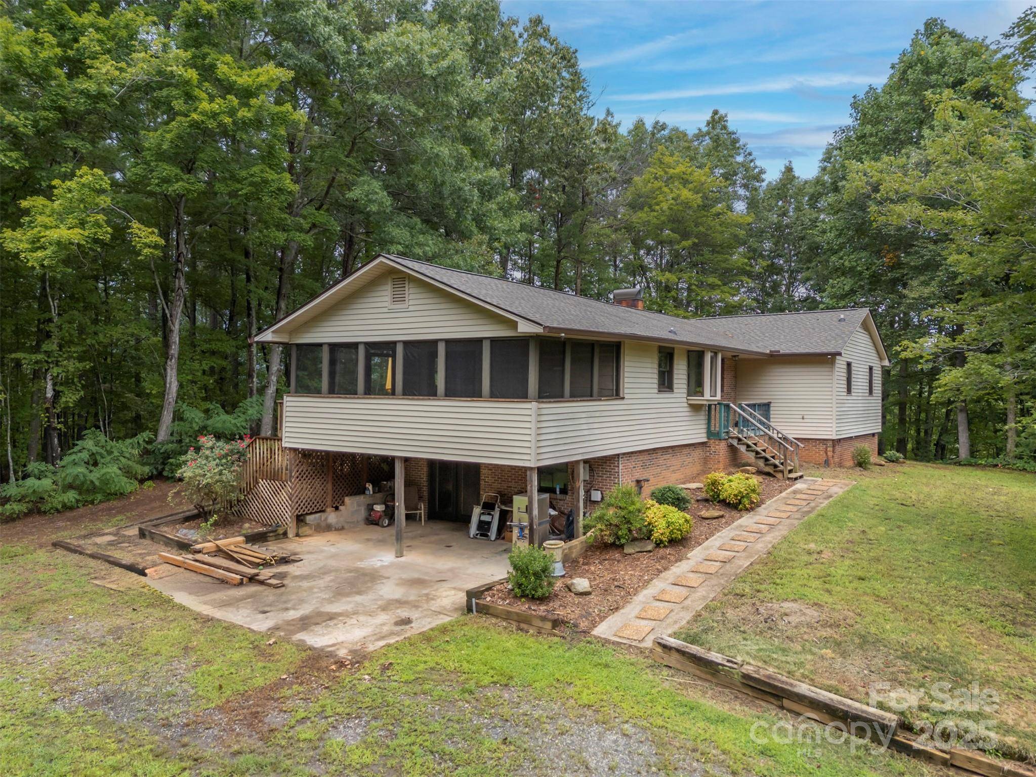 307 Owl Hollow RD, Mill Spring, NC 28756