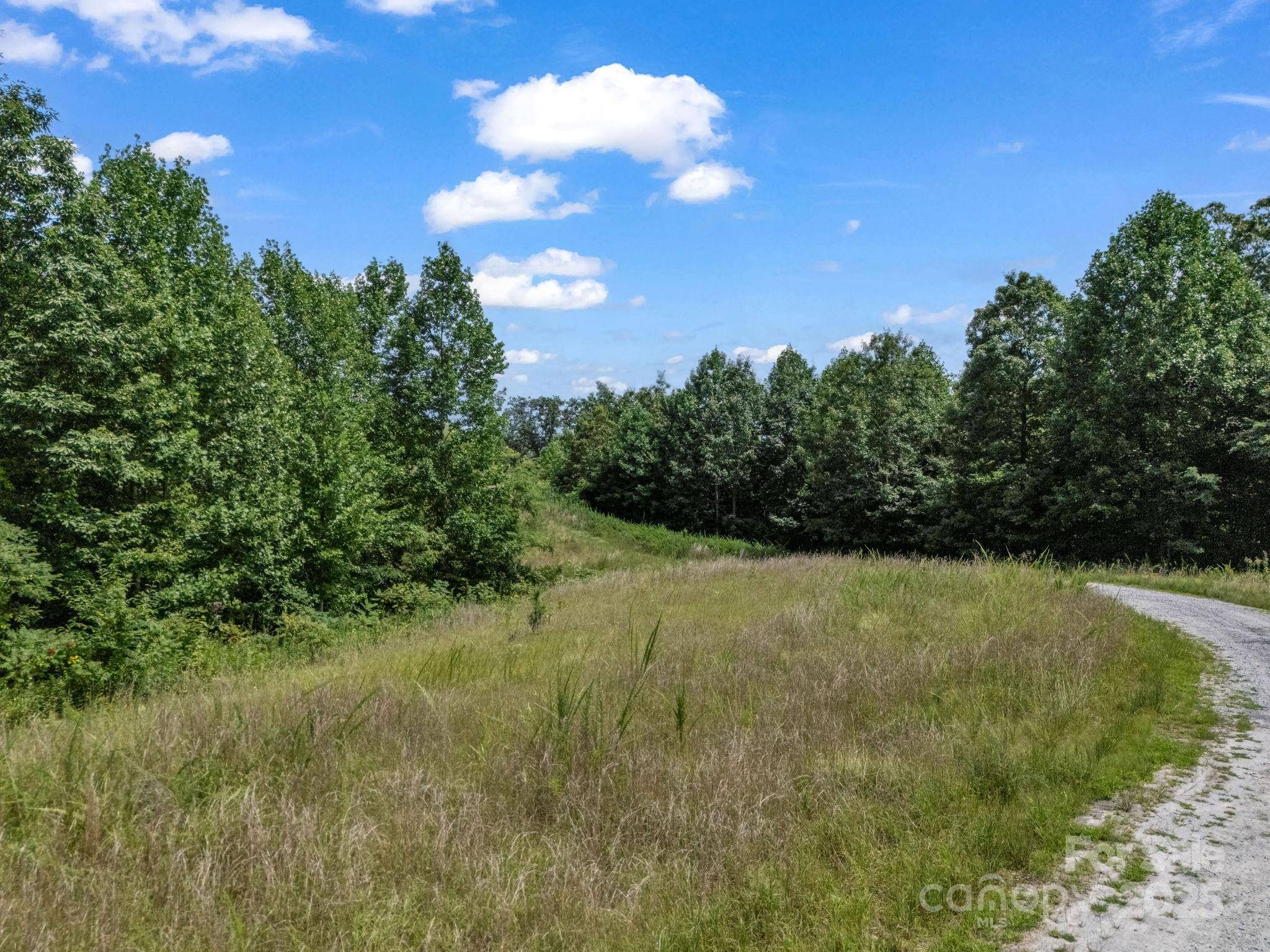000 Climbing RD, Hendersonville, NC 28792