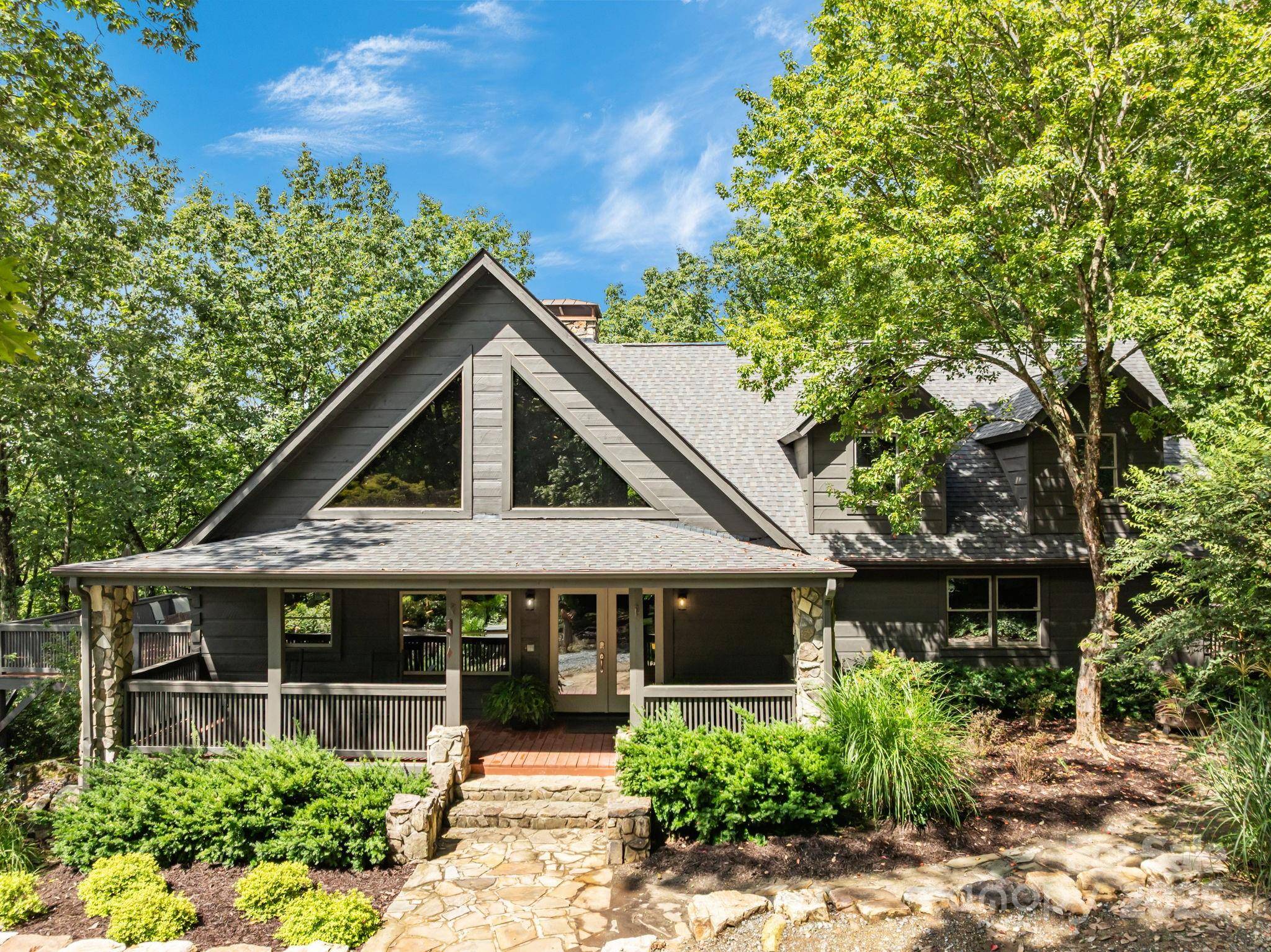 670 Barber RD, Zirconia, NC 28790