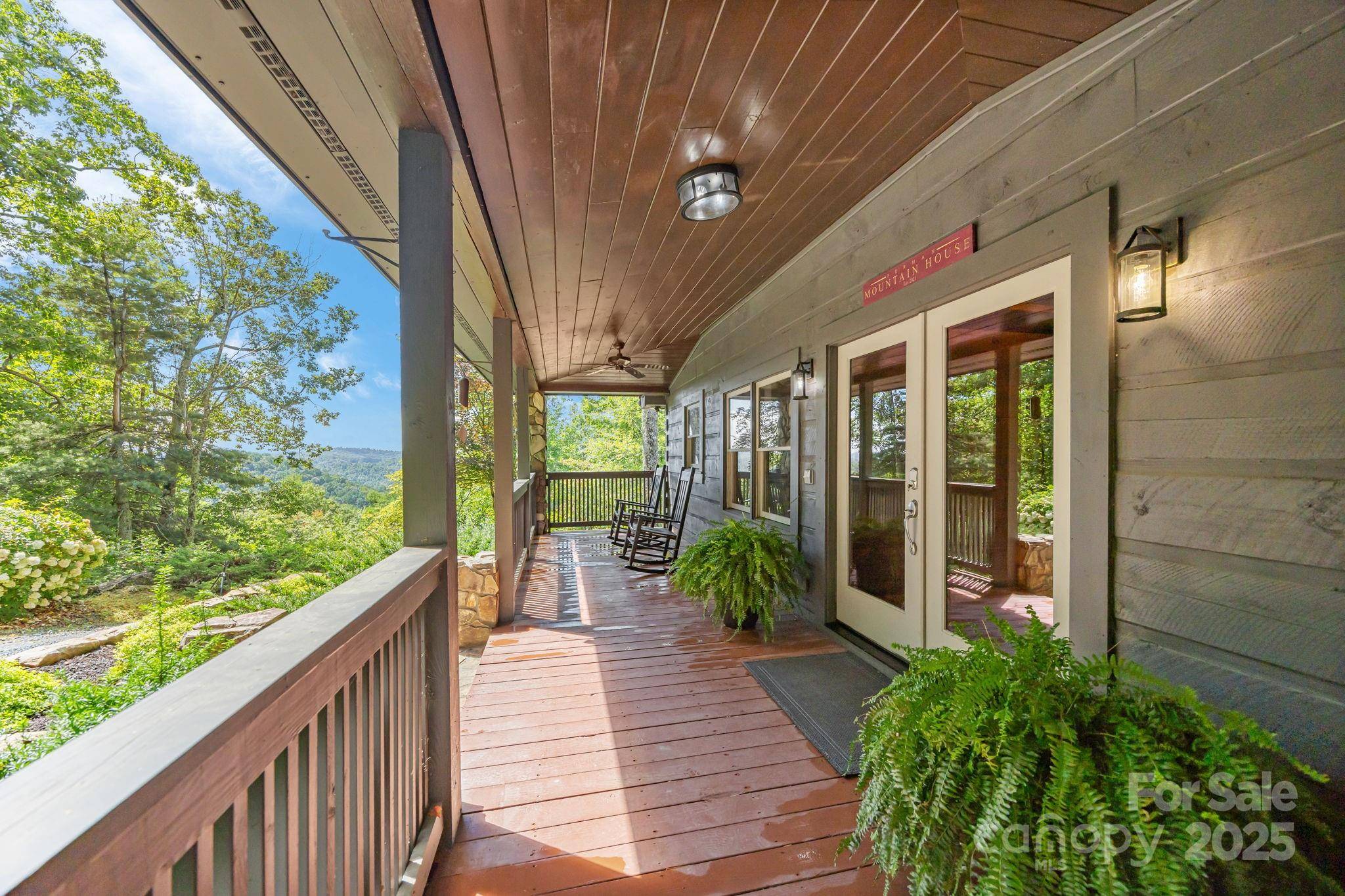 670 Barber RD, Zirconia, NC 28790