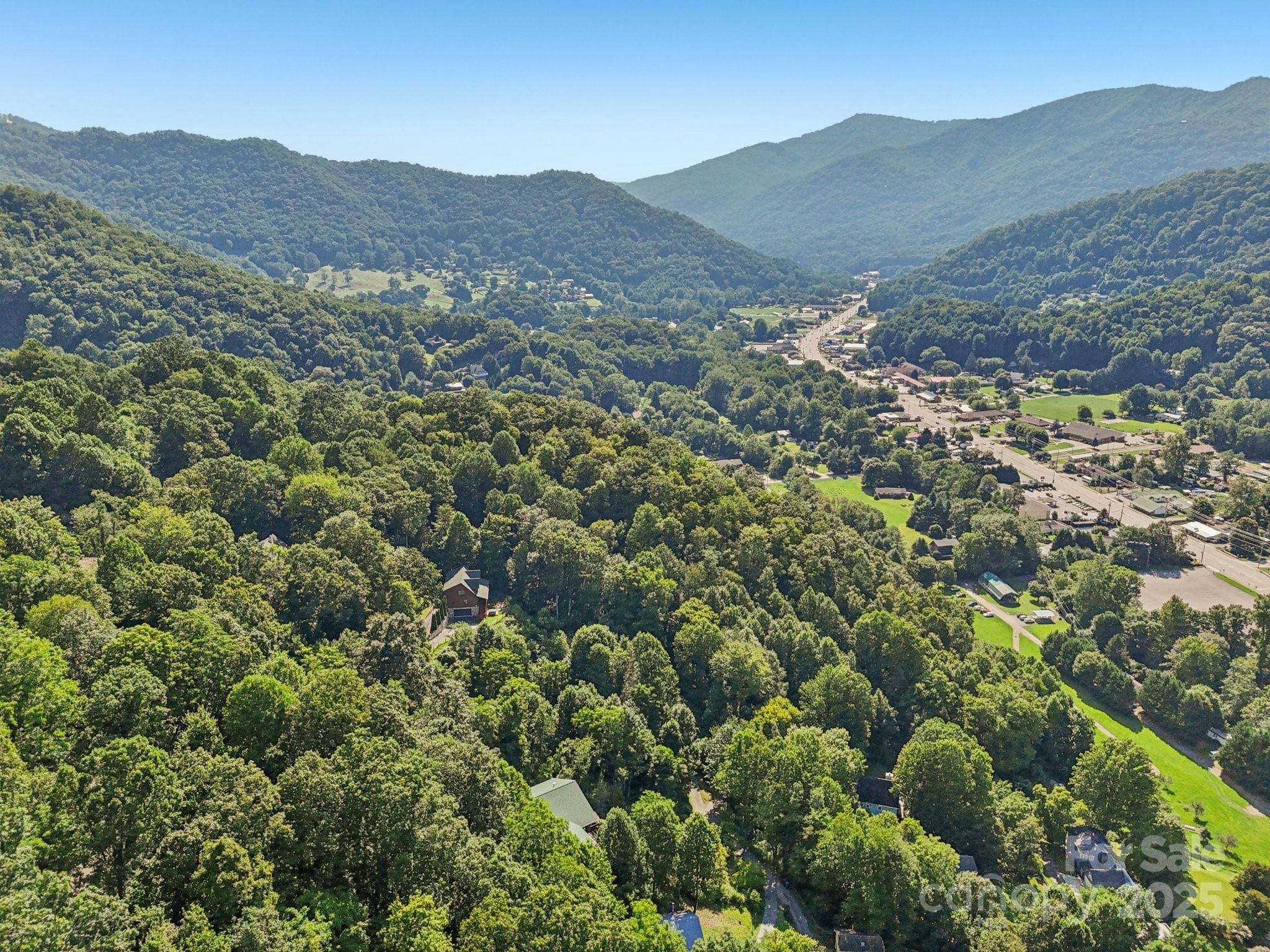 50 Slim RDG, Maggie Valley, NC 28751