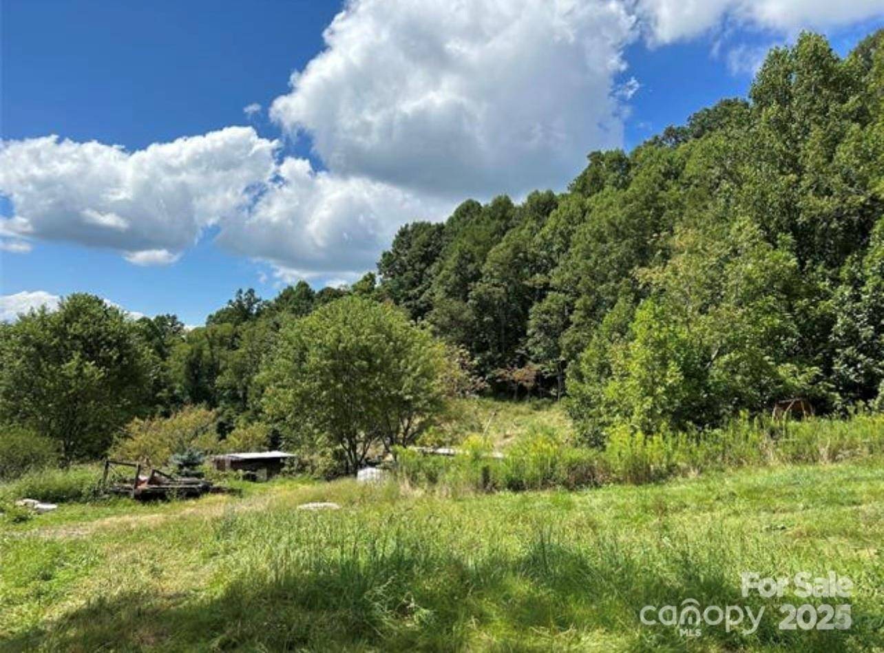 108 Lanning RD, Clyde, NC 28721