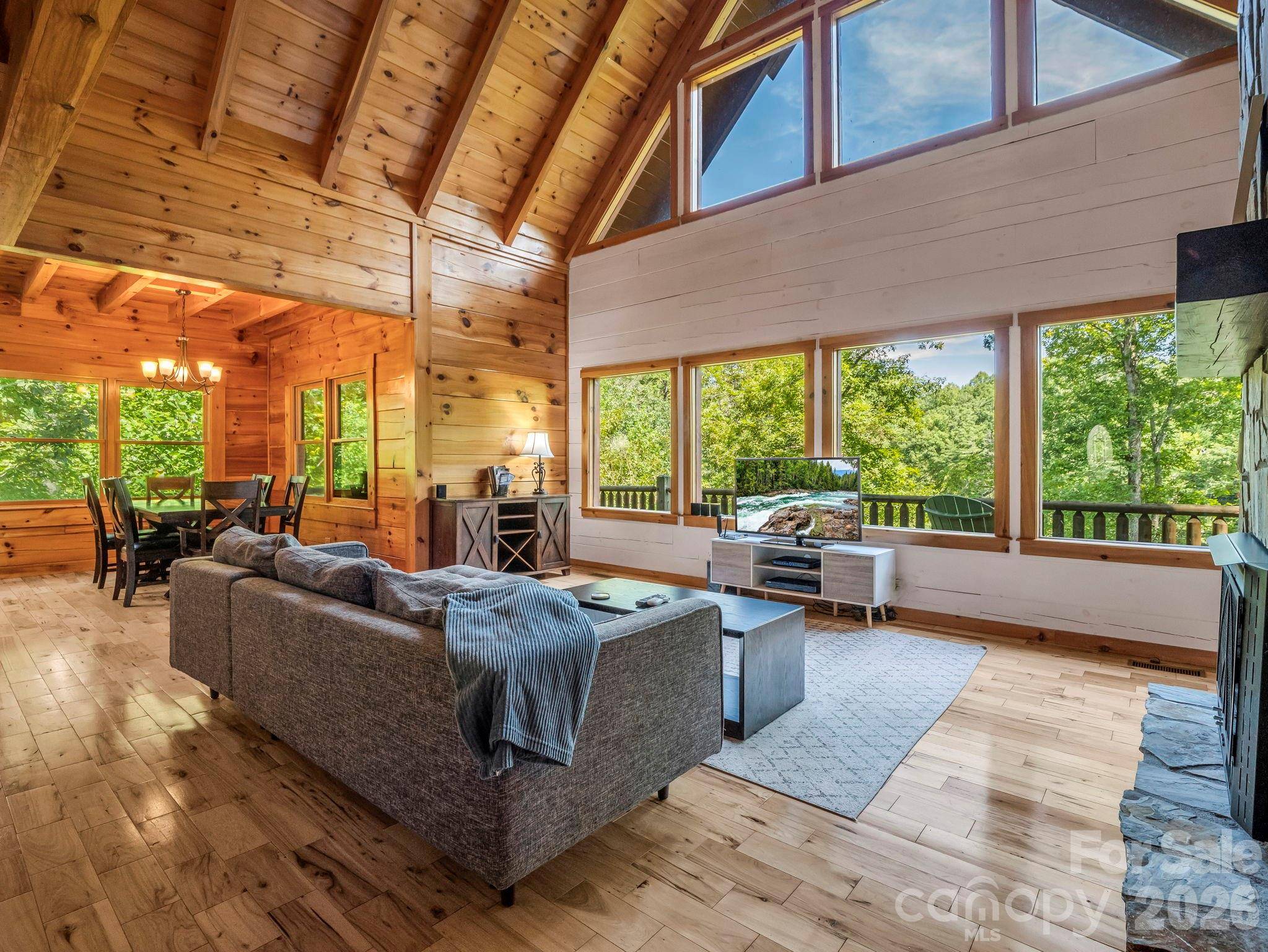 1029 Rainbow CIR, Lake Lure, NC 28746