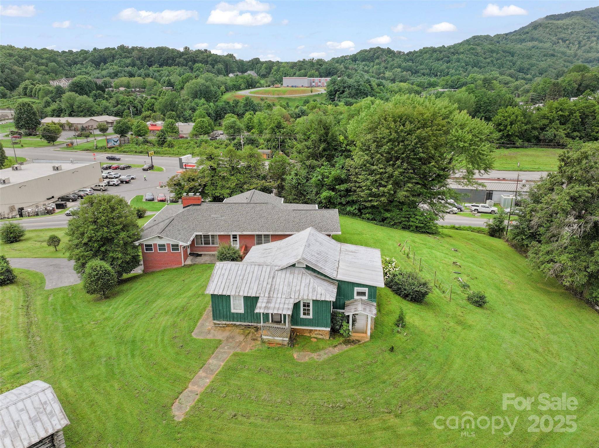 5 Noland Downs RD, Waynesville, NC 28785