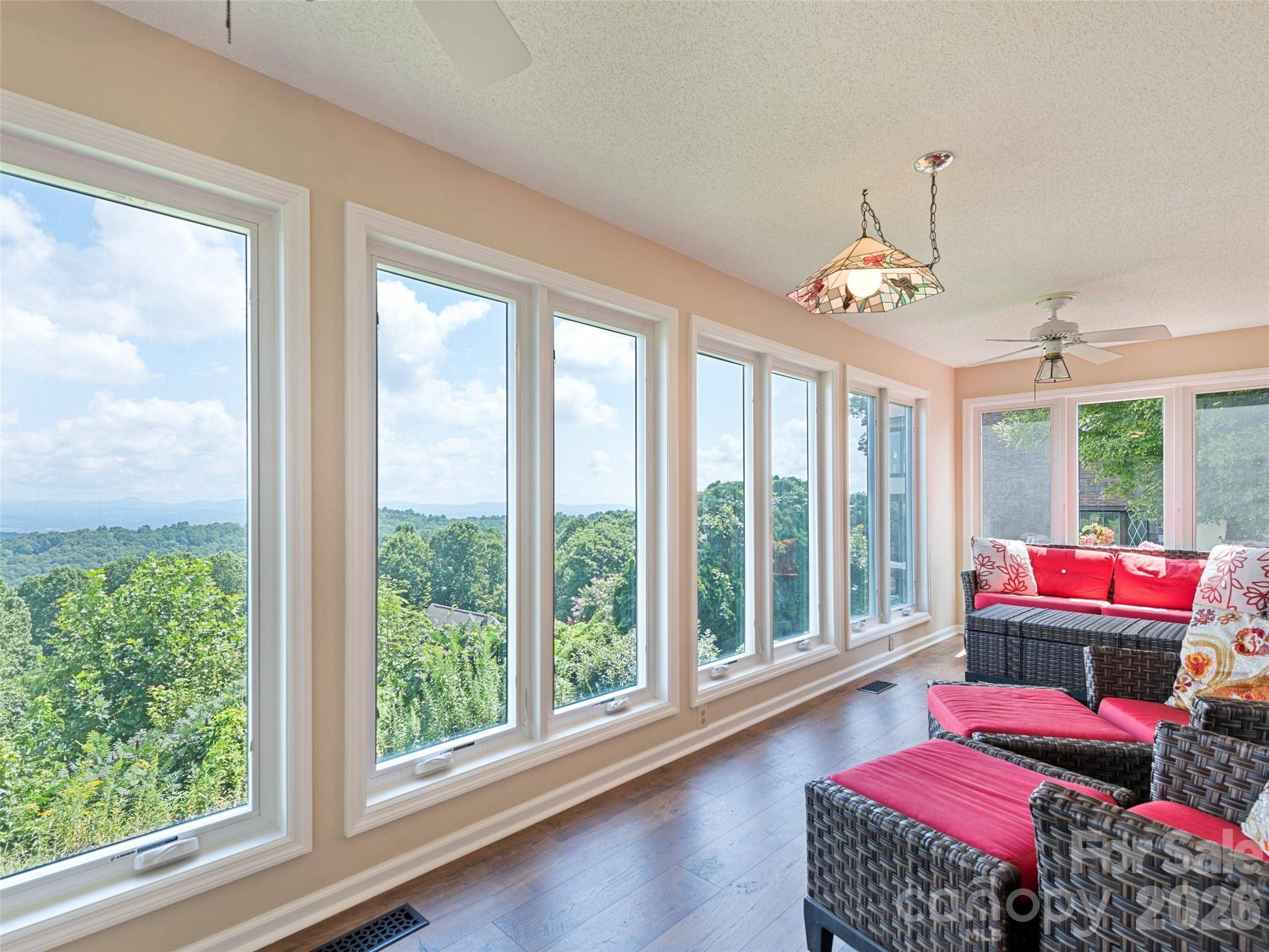 602 Fleetwood PLZ, Hendersonville, NC 28739