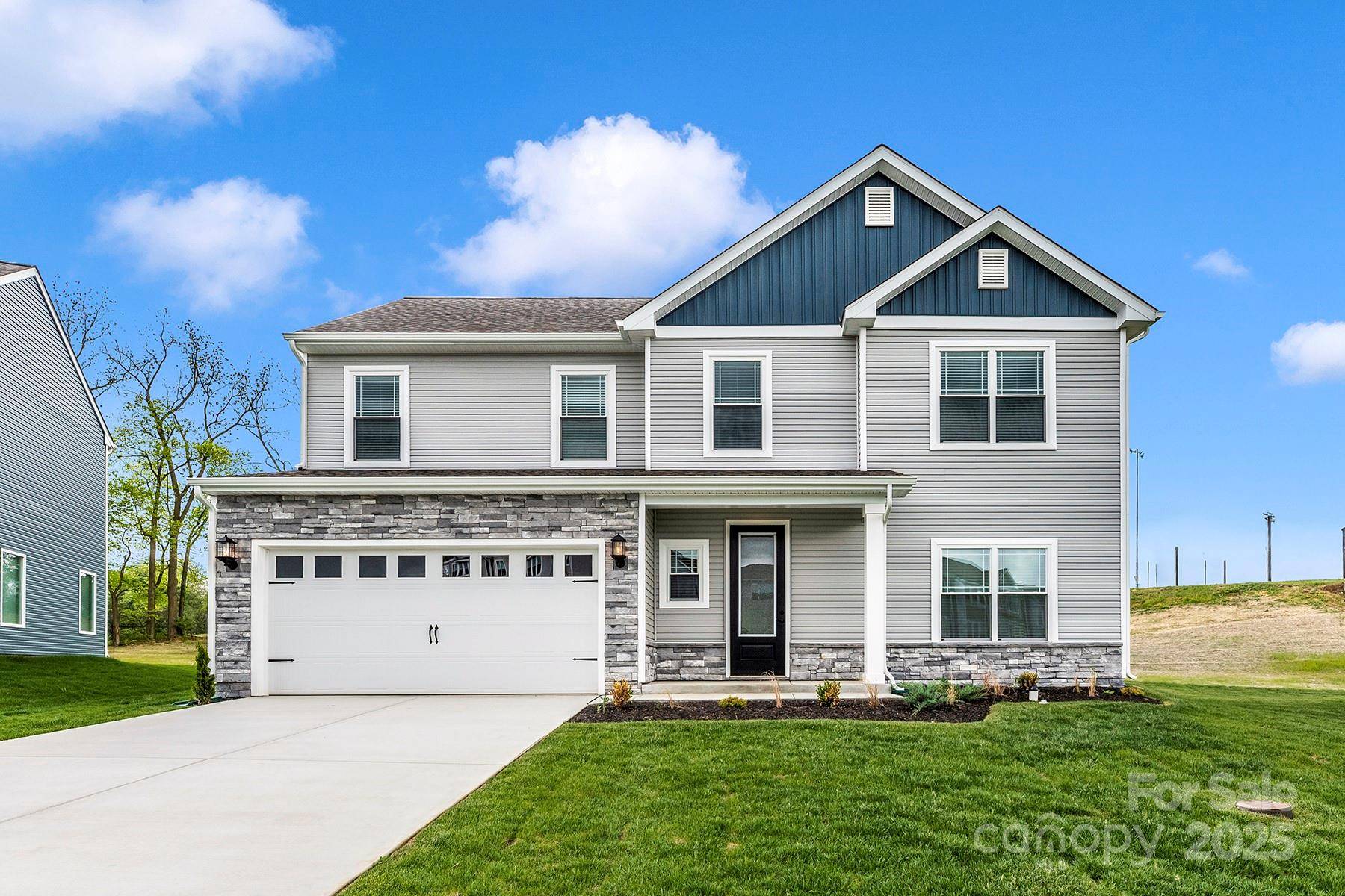 3447 Robindale DR, Winston Salem, NC 27107