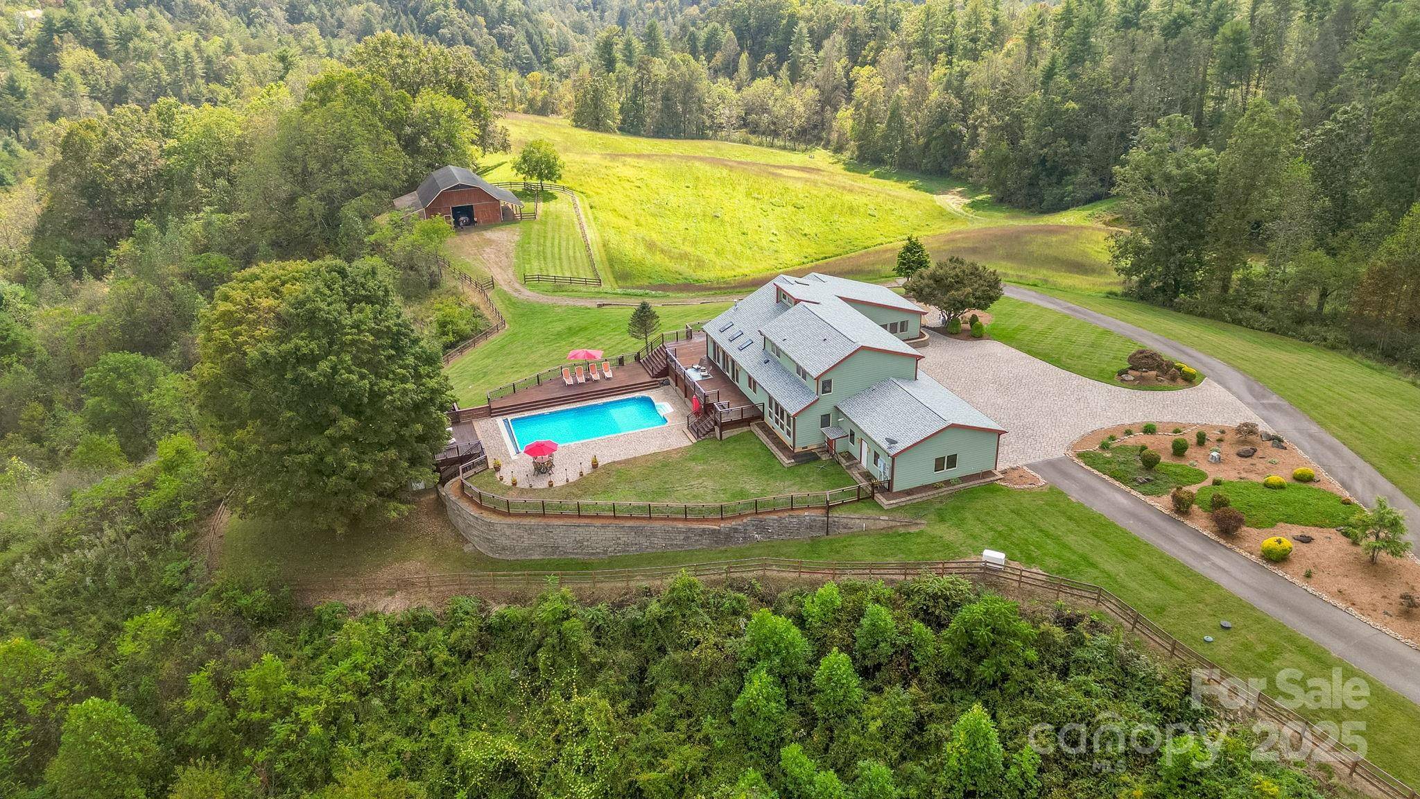 3319 Bull Creek RD, Marshall, NC 28754