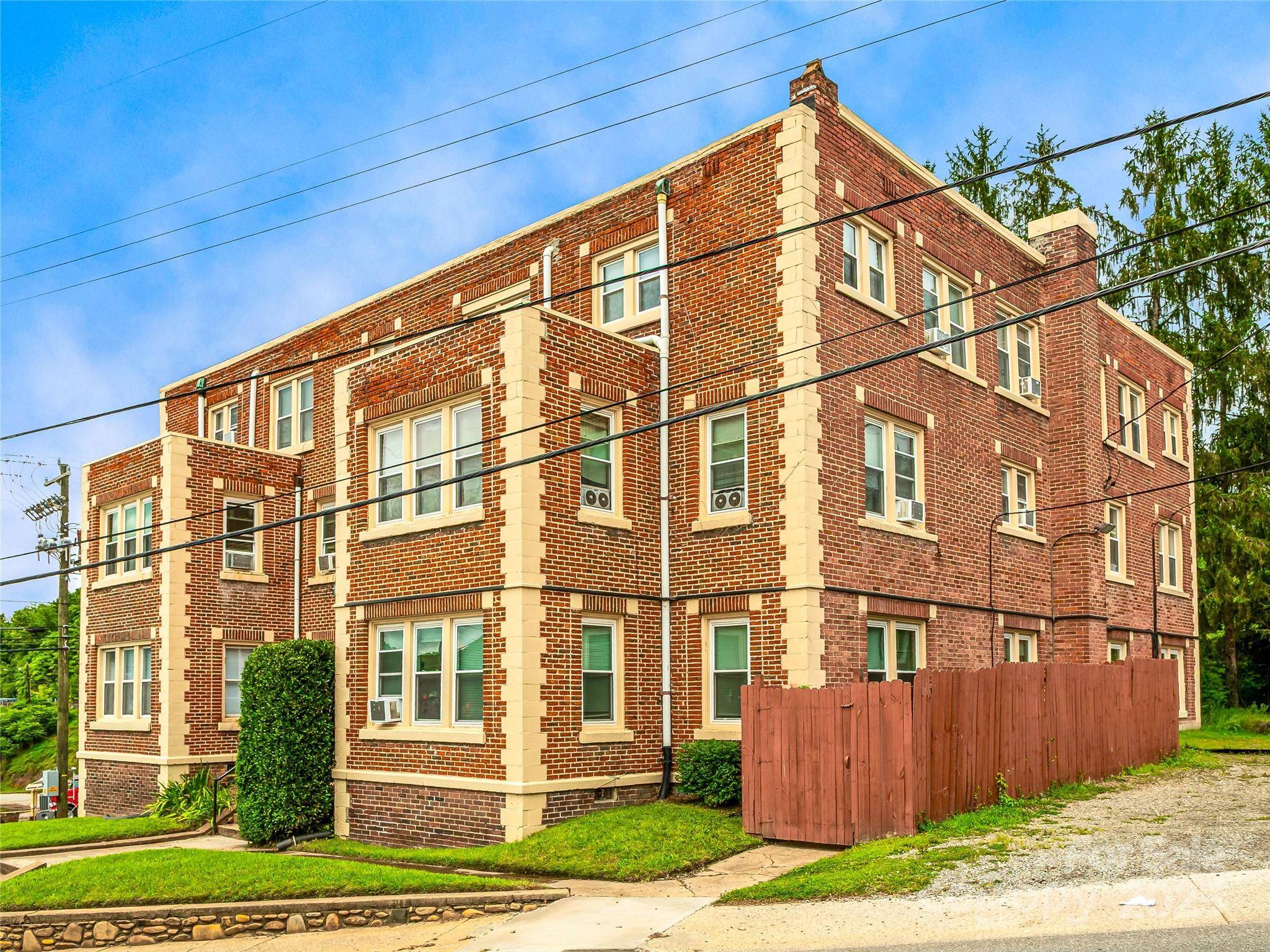 13 Newfound ST, Canton, NC 28716