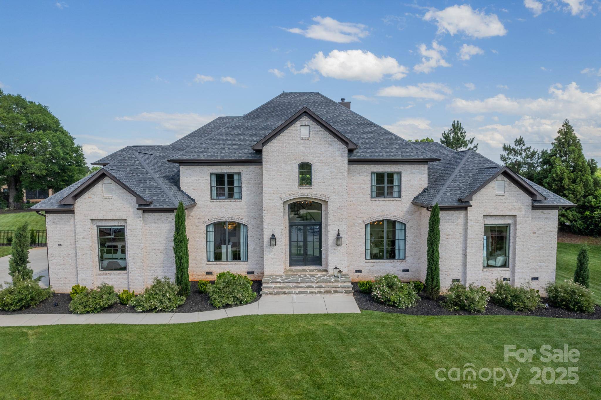 8102 Rolling Fields RD, Charlotte, NC 28227