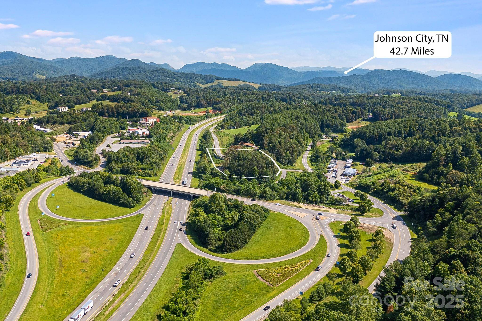 1672 Crossroads Pkwy, Mars Hill, NC 28754