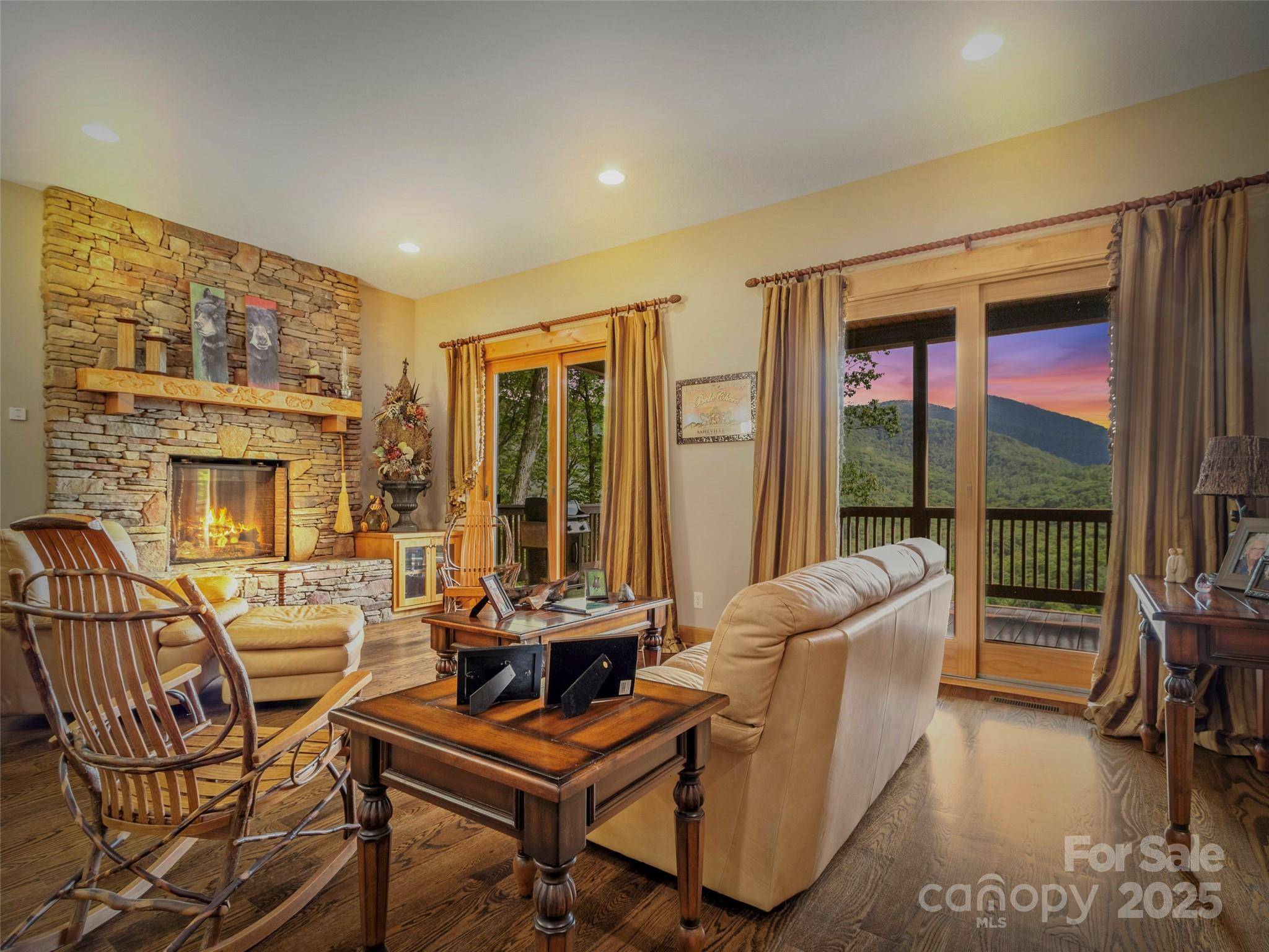 596 N Ridge Runner RD, Burnsville, NC 28714