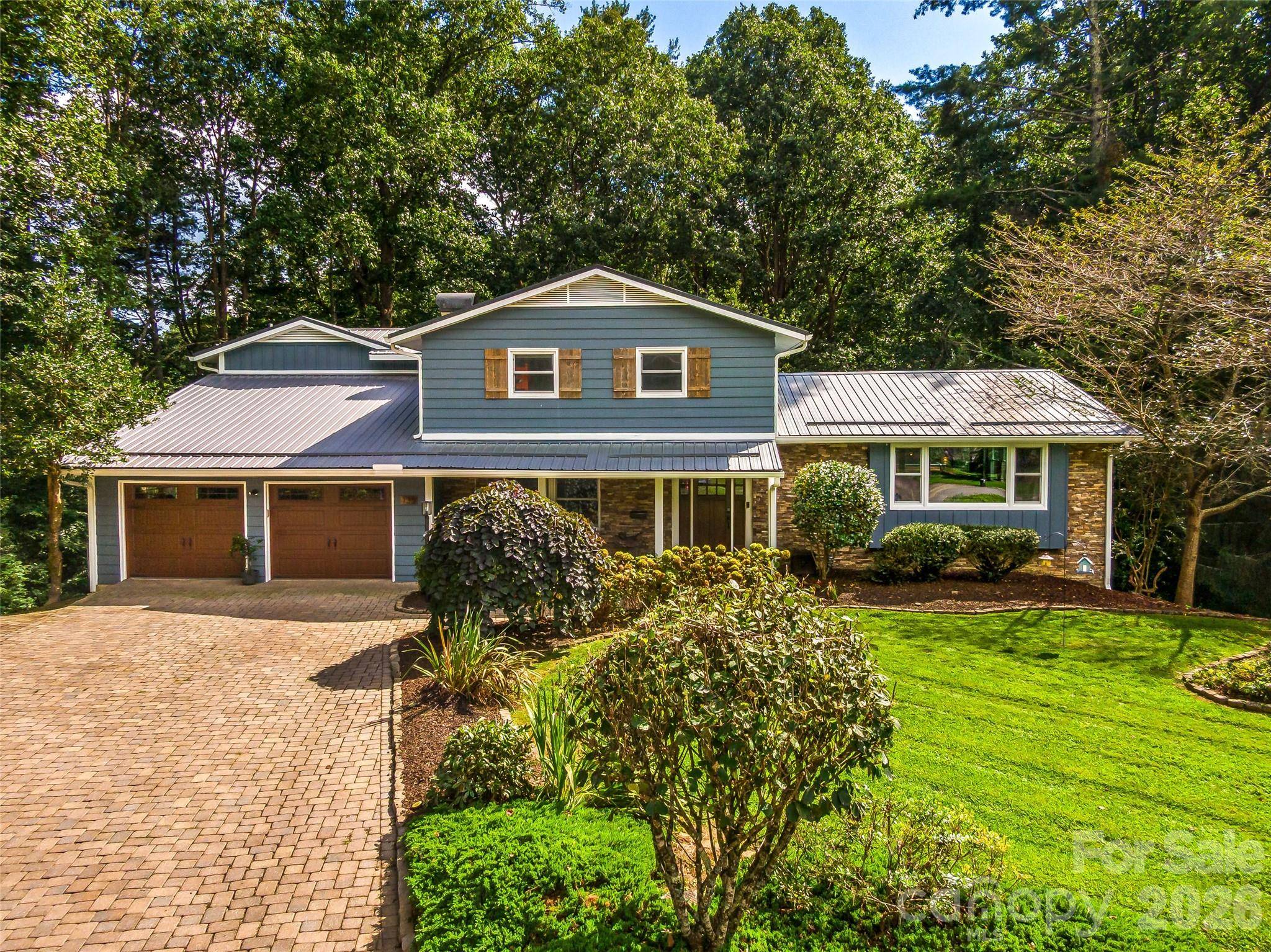 135 Dogwood DR, Brevard, NC 28712