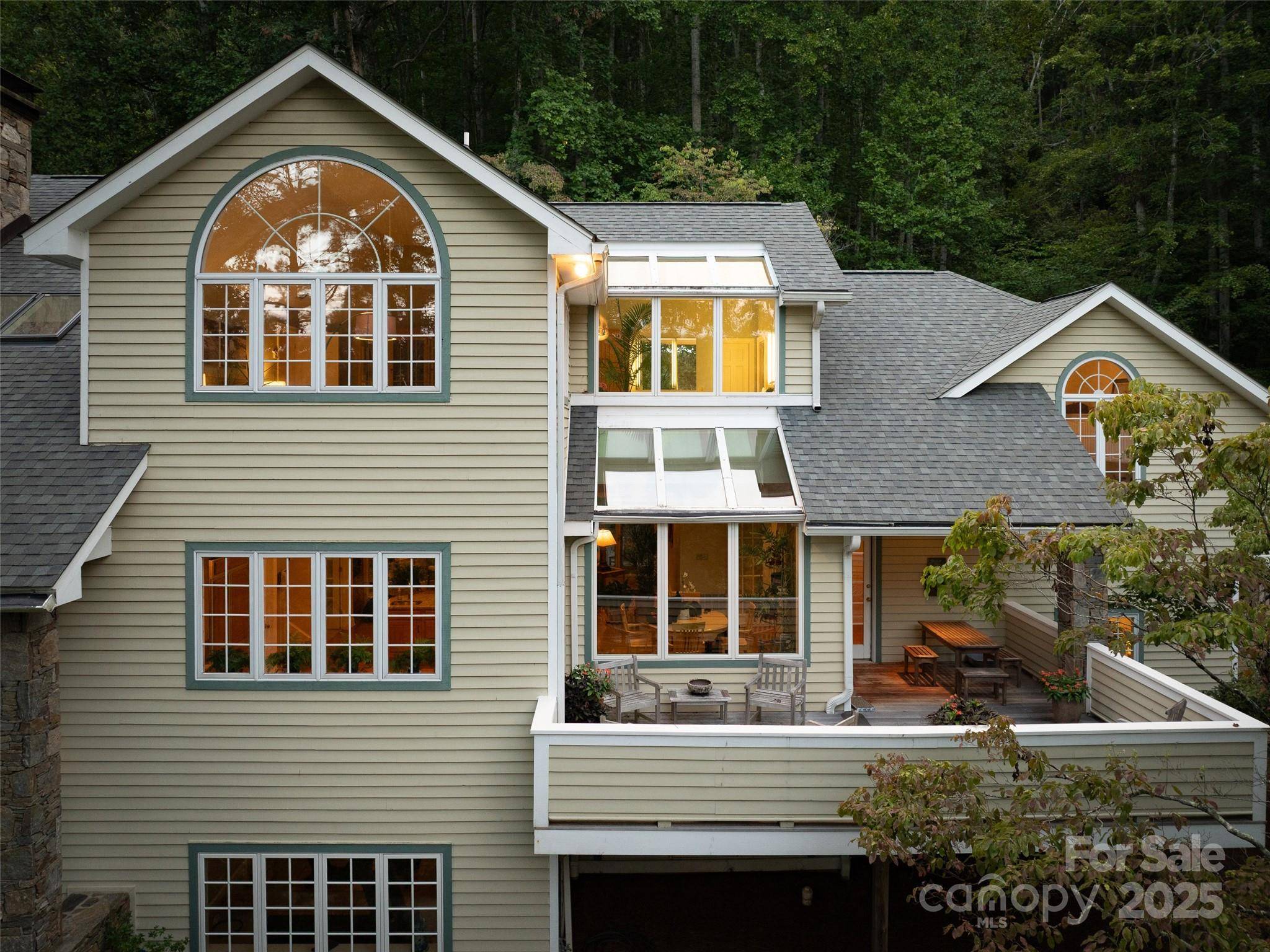 52 Robinhood RD, Asheville, NC 28804