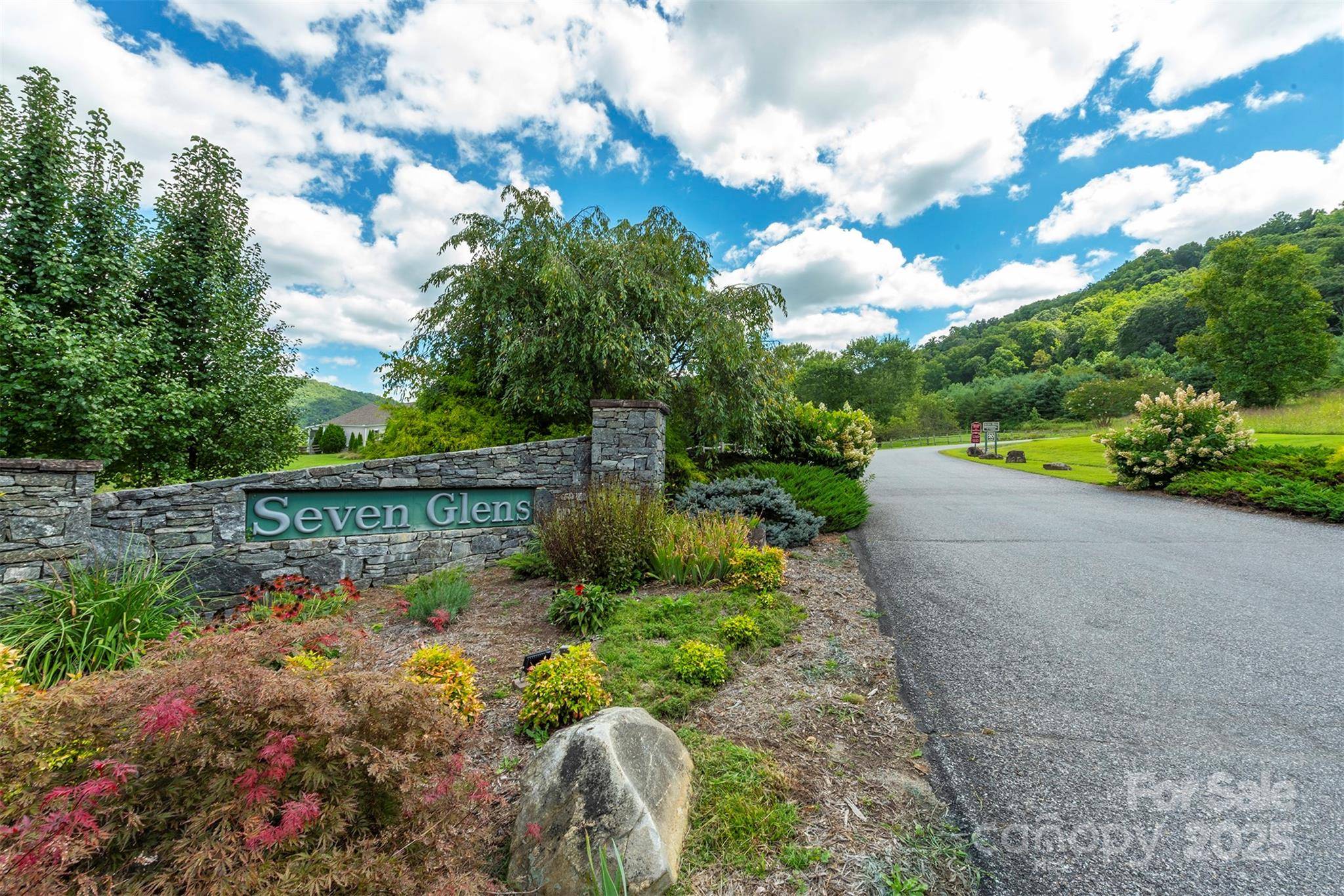 72 Applewood LN #93, Weaverville, NC 28787