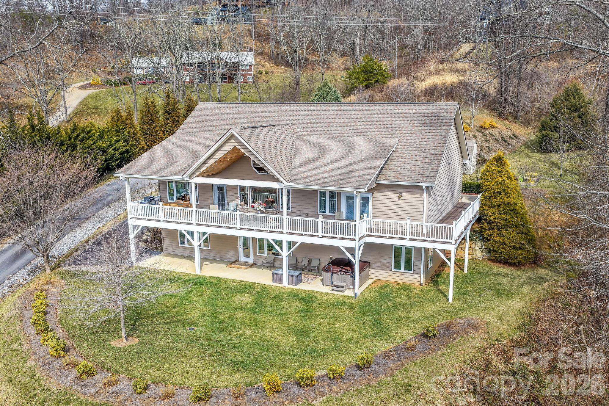 140 Debbie LOOP, Waynesville, NC 28786