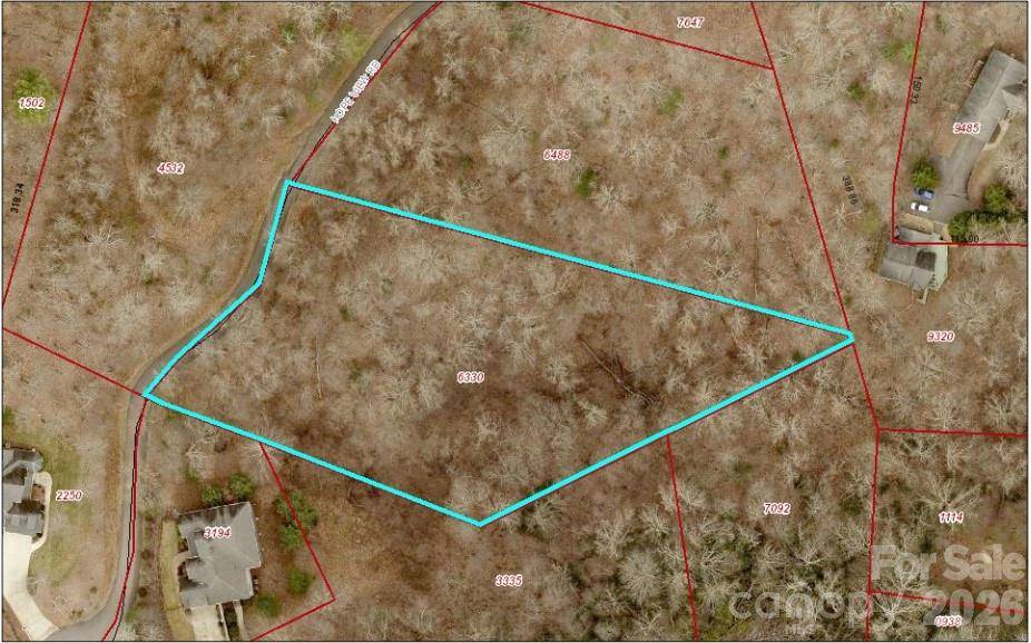 52 Hope View RD, Swannanoa, NC 28778