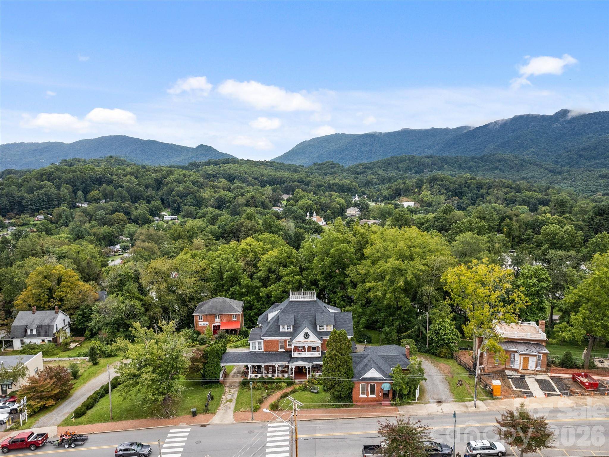 123 S Main ST, Waynesville, NC 28786