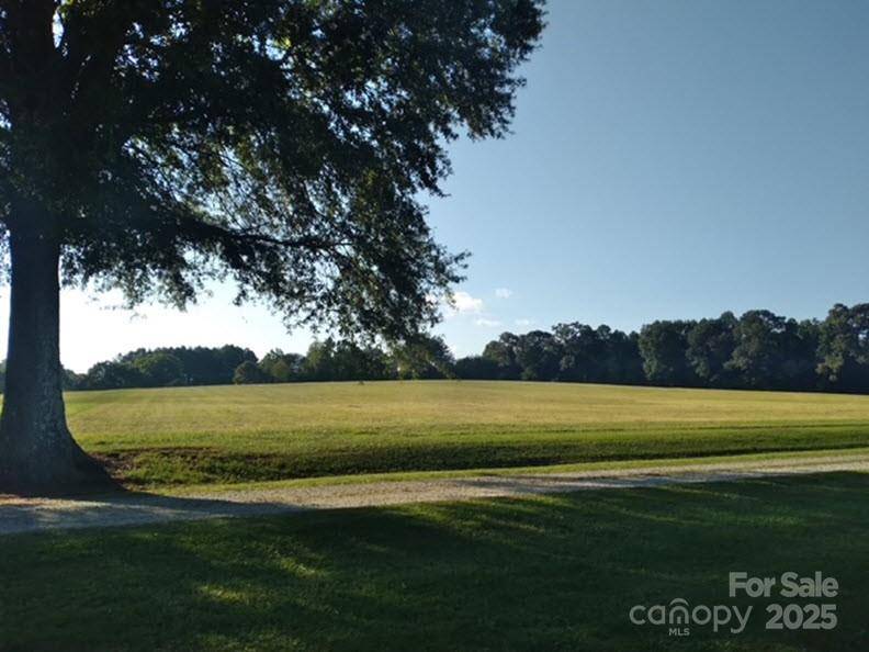 425 E N ST, Newton, NC 28658