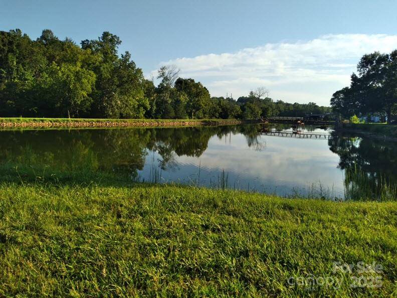 426B E N ST, Newton, NC 28658