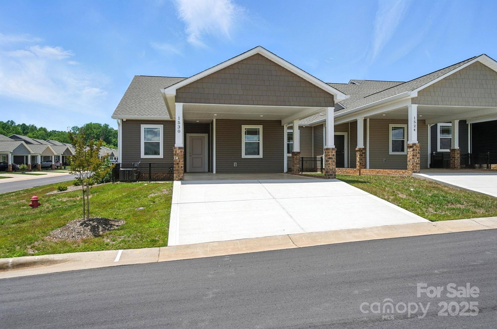 1530 29th ST SE, Hickory, NC 28602