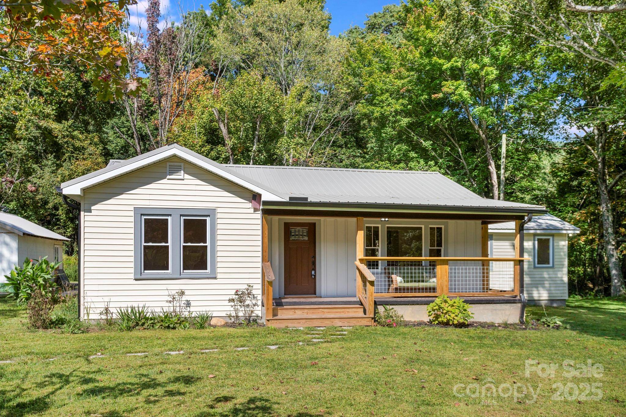 1808 Allens Creek RD, Waynesville, NC 28786