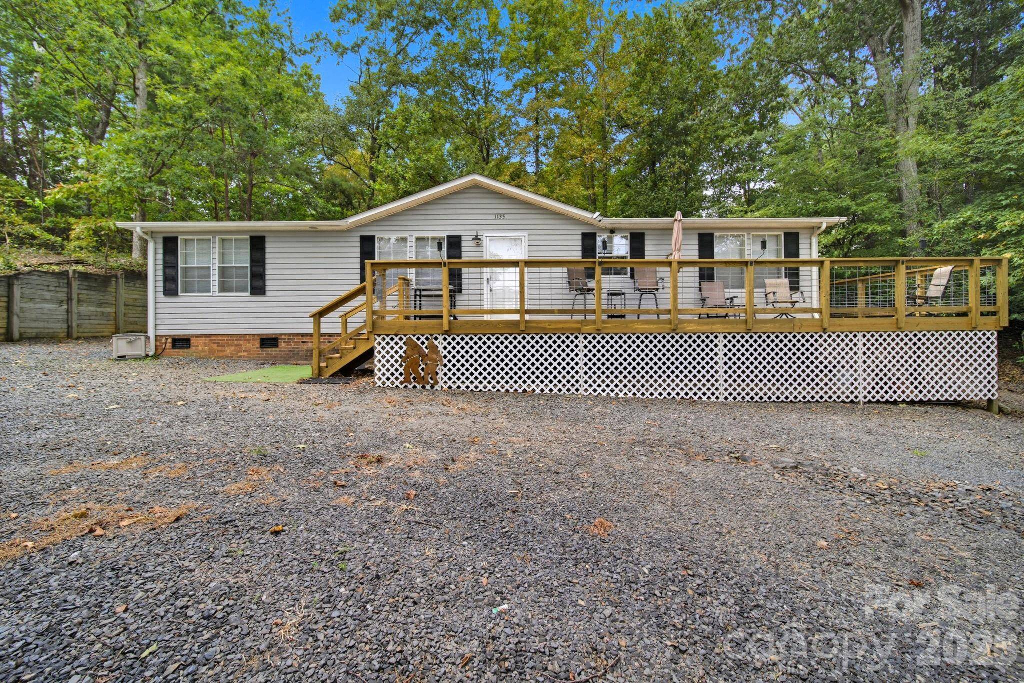 1135 Pinehaven DR, New London, NC 28127