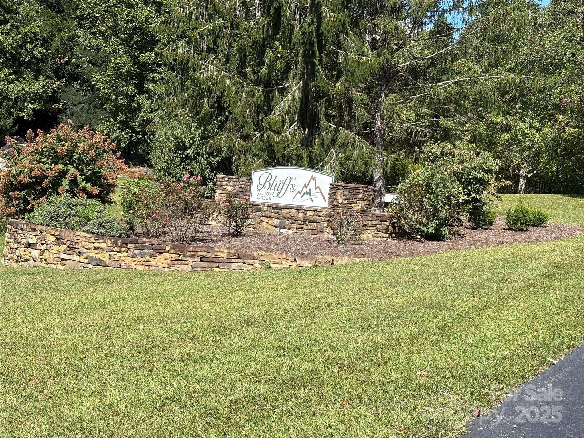 000 National Forest DR, Lenoir, NC 28645