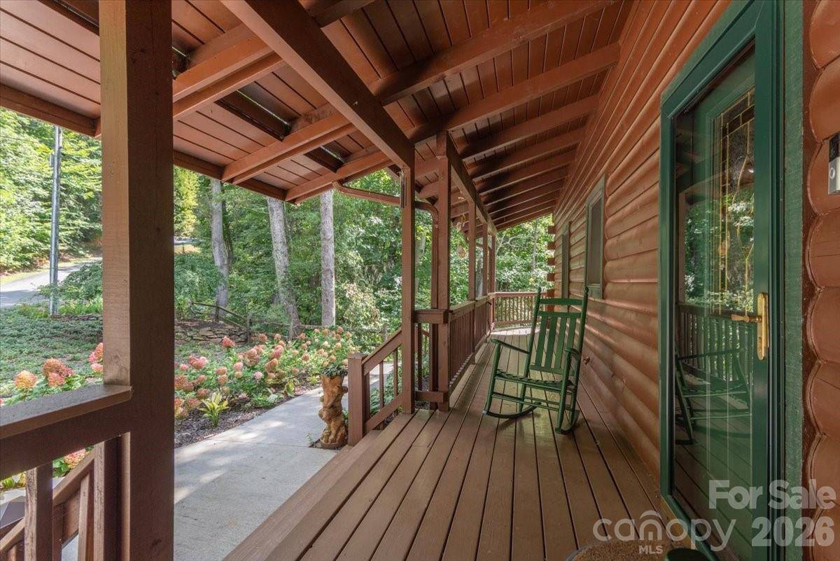 235 Timucua TRL, Waynesville, NC 28786