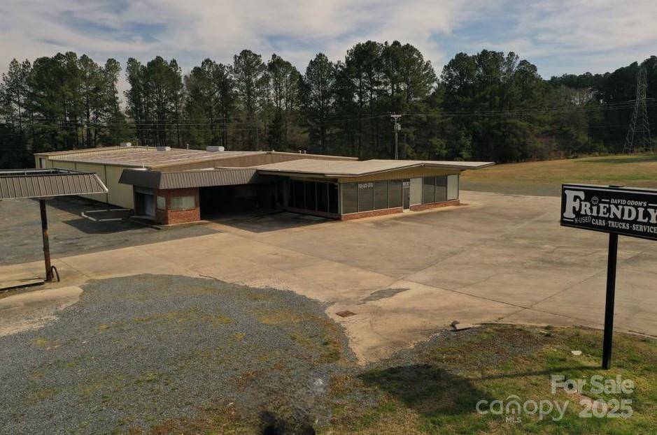 1055 Albemarle RD, Troy, NC 27371