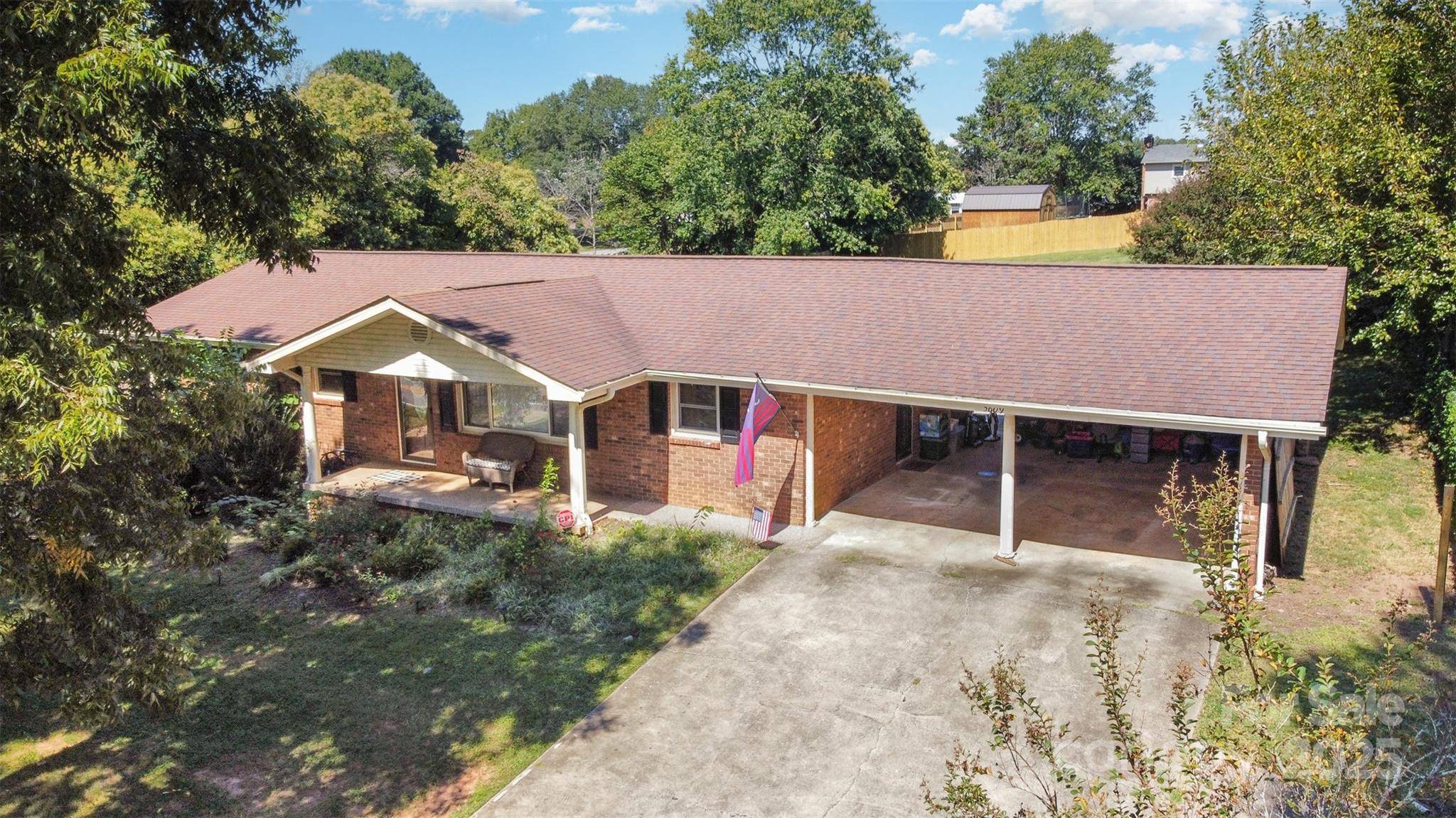 5609 Grace Chapel RD, Hickory, NC 28601