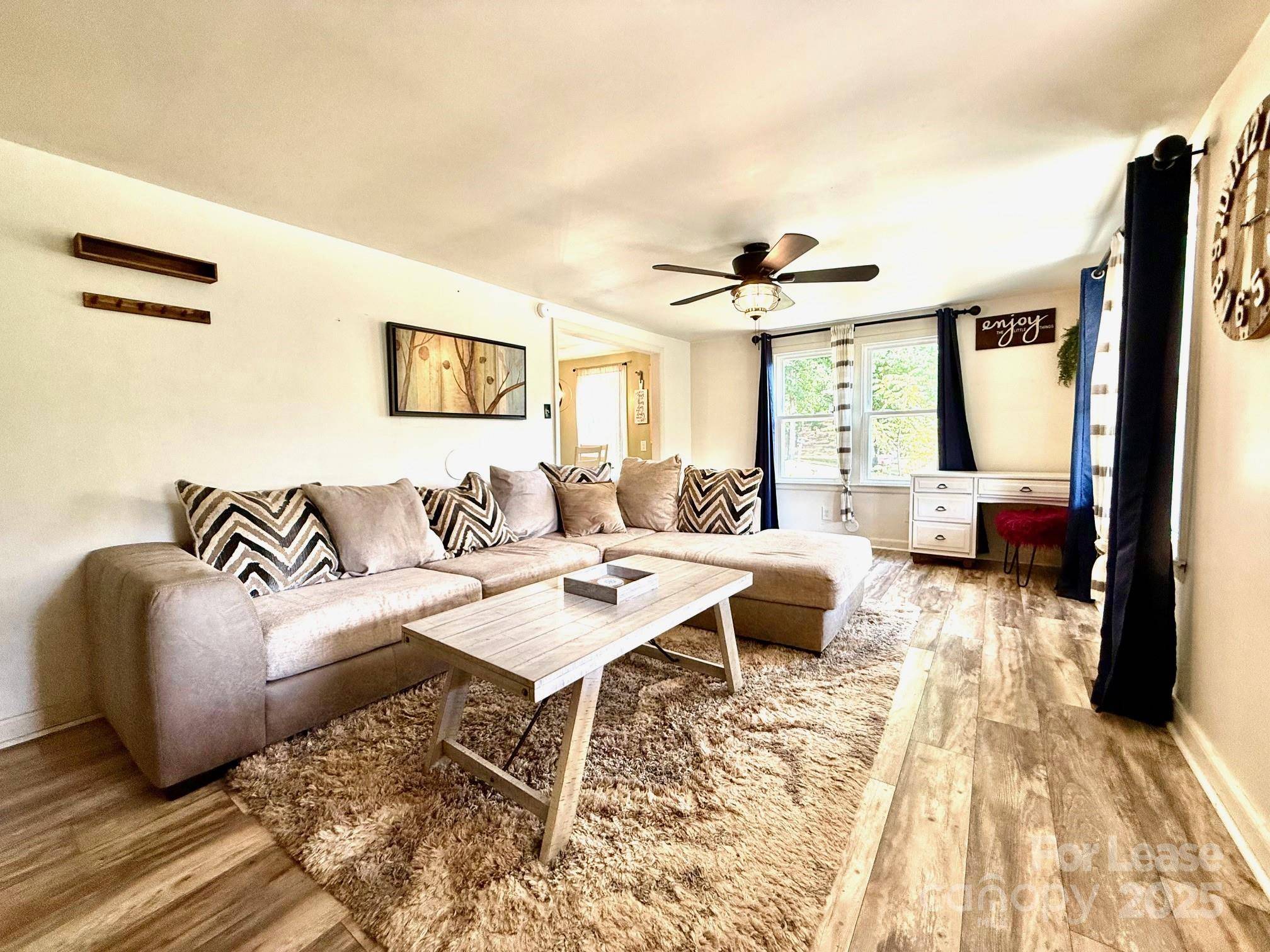 12 Powell ST, Asheville, NC 28806