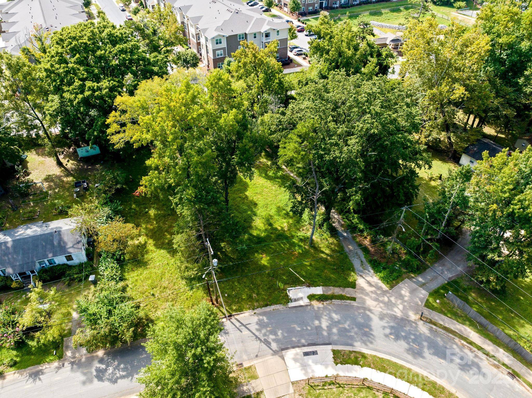 545 Dawn CIR, Charlotte, NC 28213