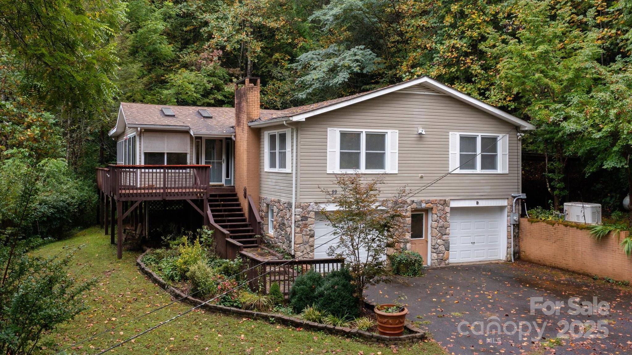 89 Quiet Pond LN, Pisgah Forest, NC 28768