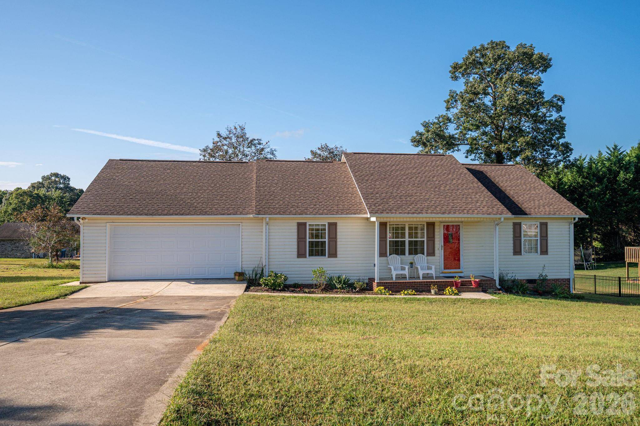 1371 Millrace DR, Conover, NC 28613