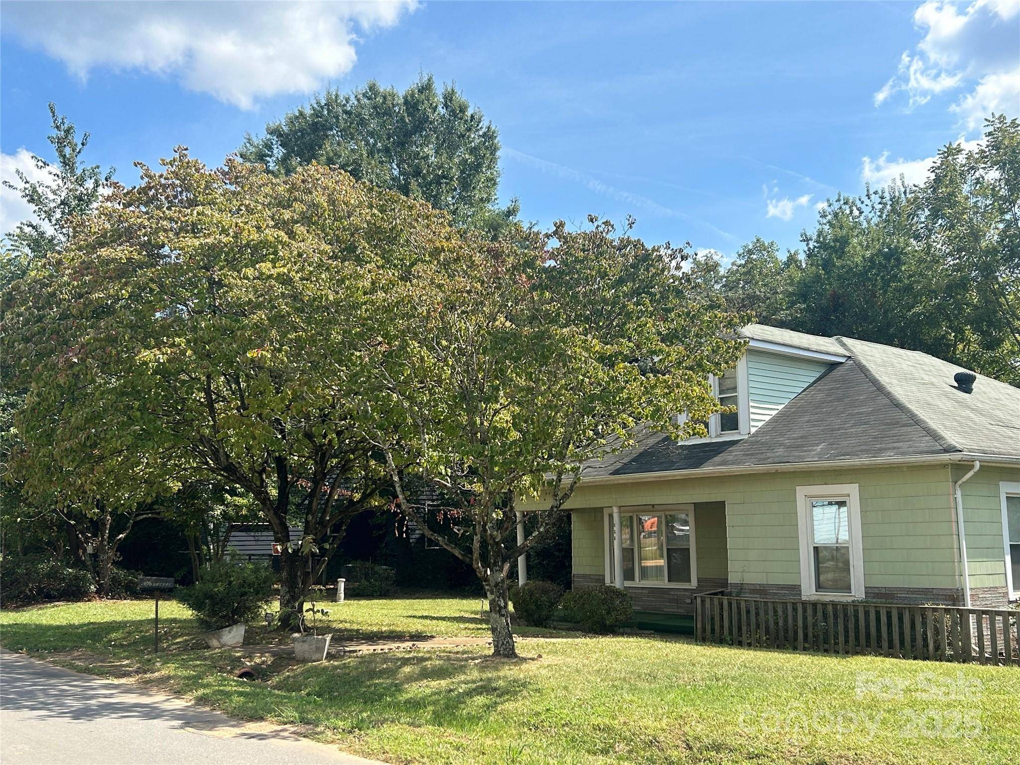 335 Catawba AVE, Davidson, NC 28036