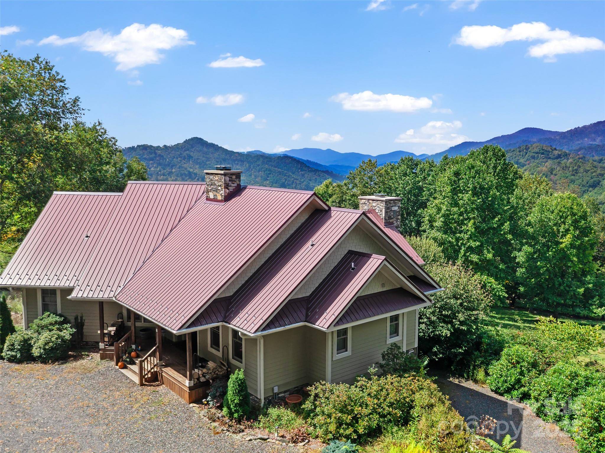 1992 Green Creek RD, Bakersville, NC 28705